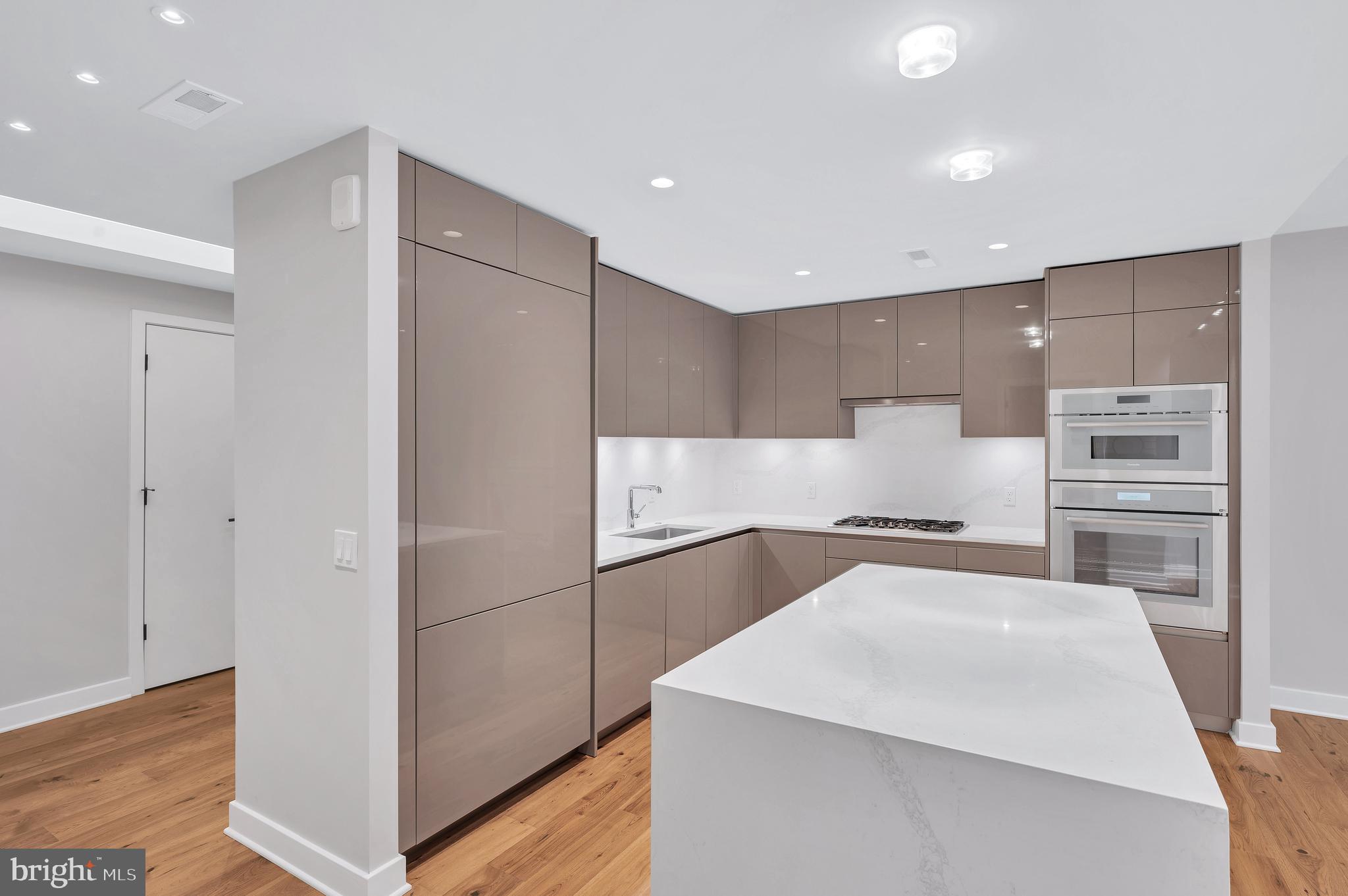 1781 N PIERCE STREET 604