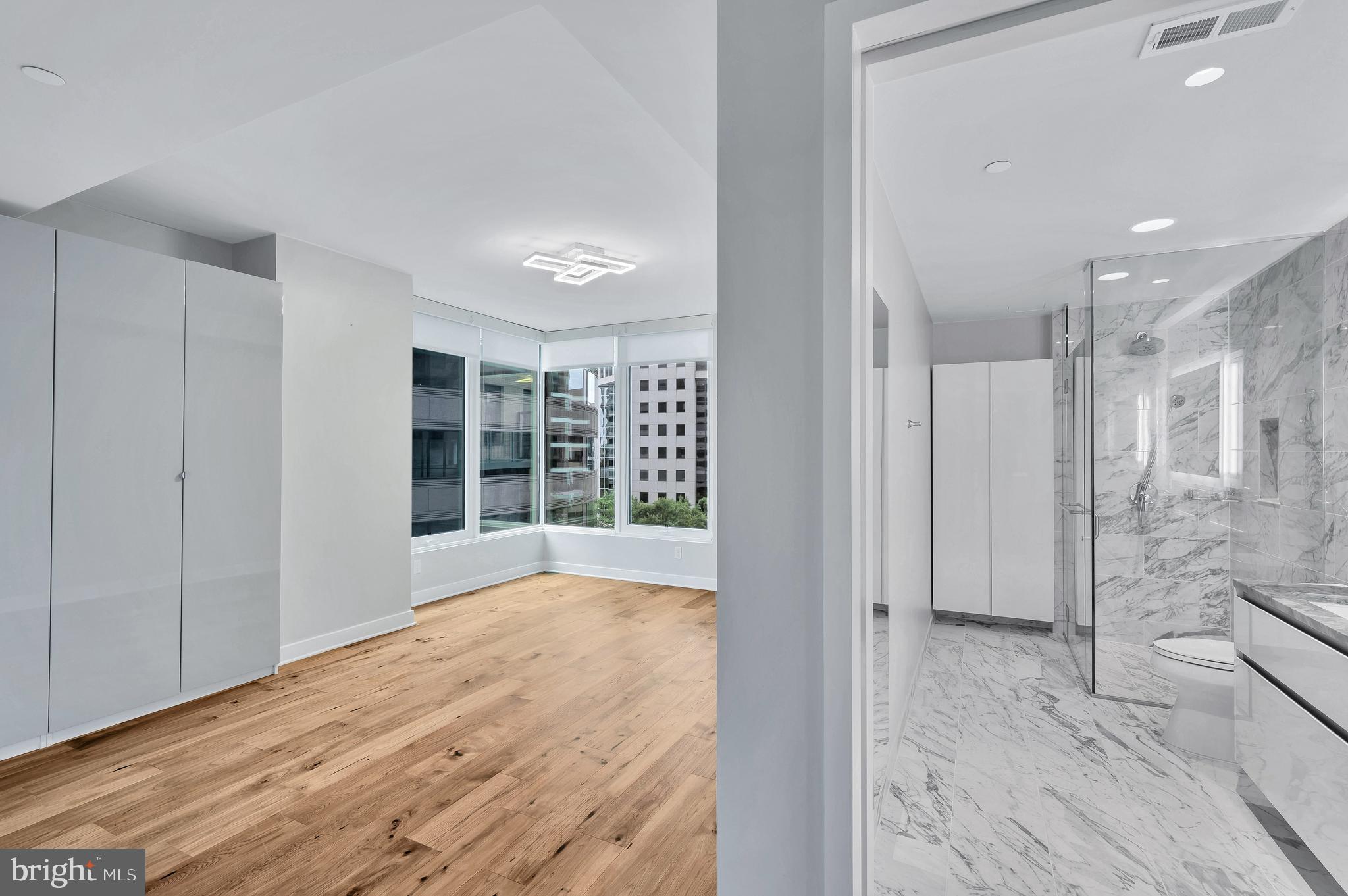 ROSSLYN - Residential Lease