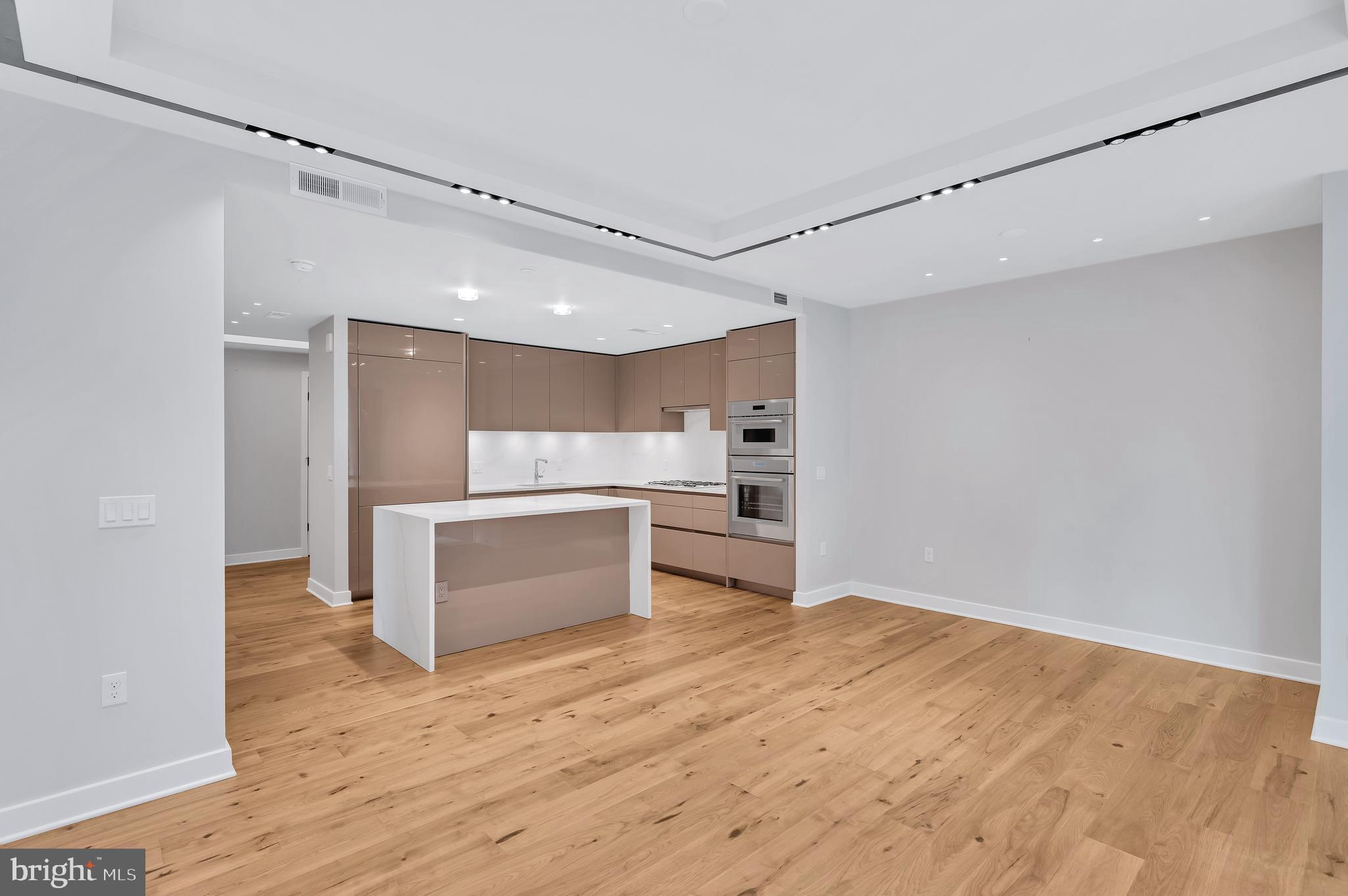 1781 N PIERCE STREET 604