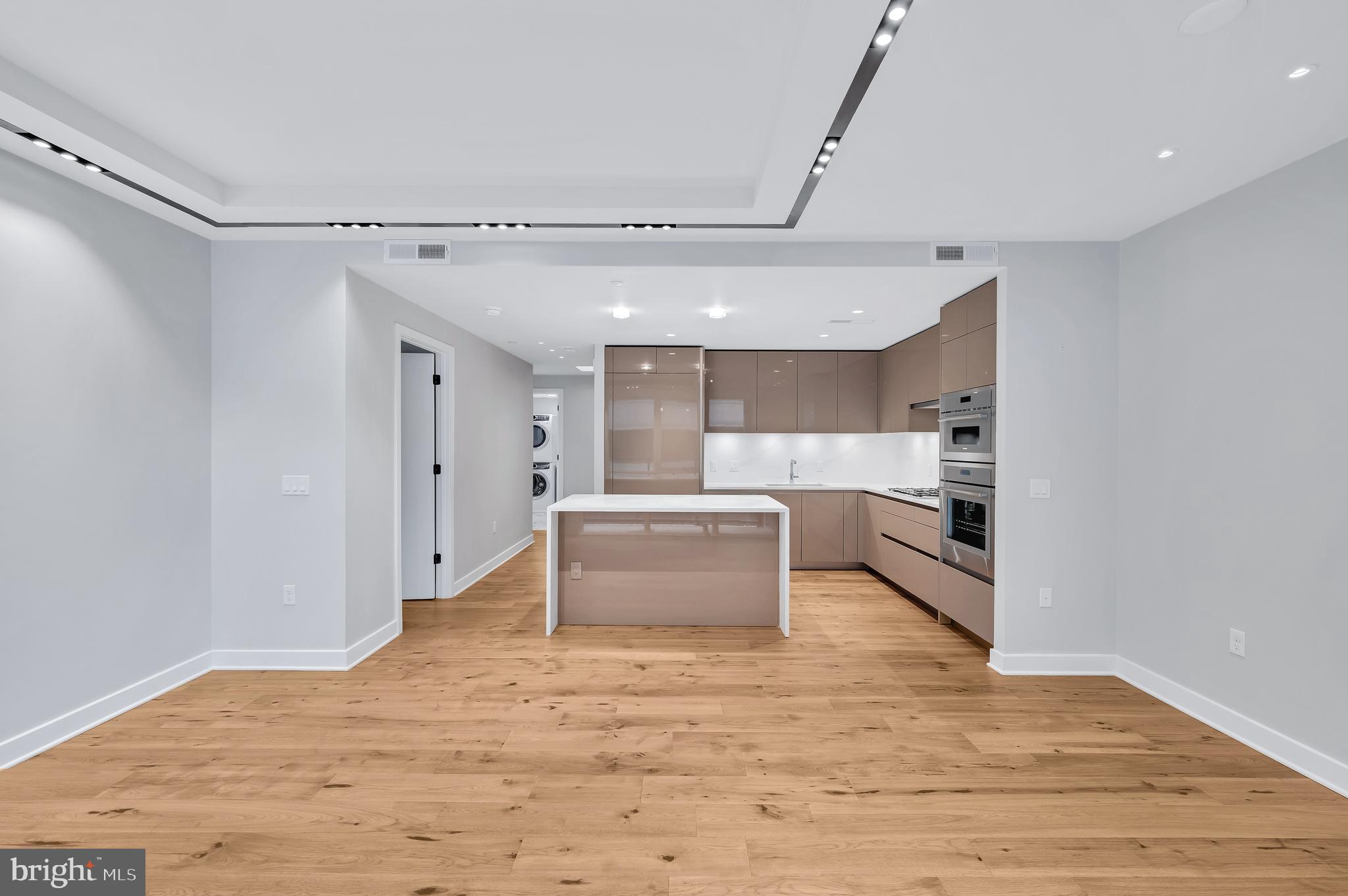 ROSSLYN - Residential Lease