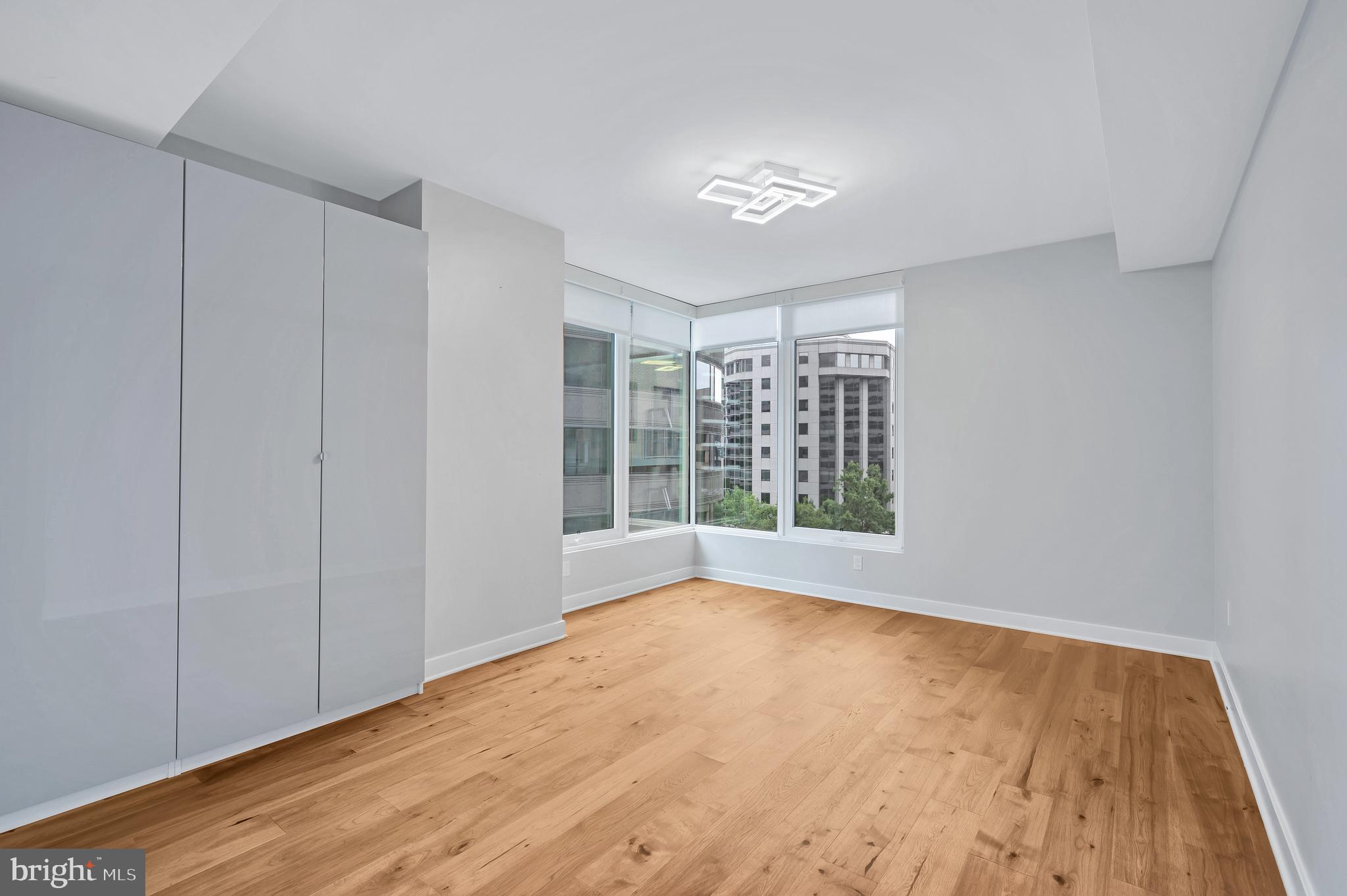 ROSSLYN - Residential Lease