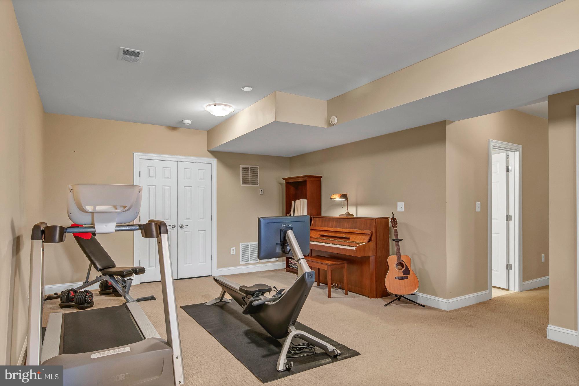 OAKCREST - Residential