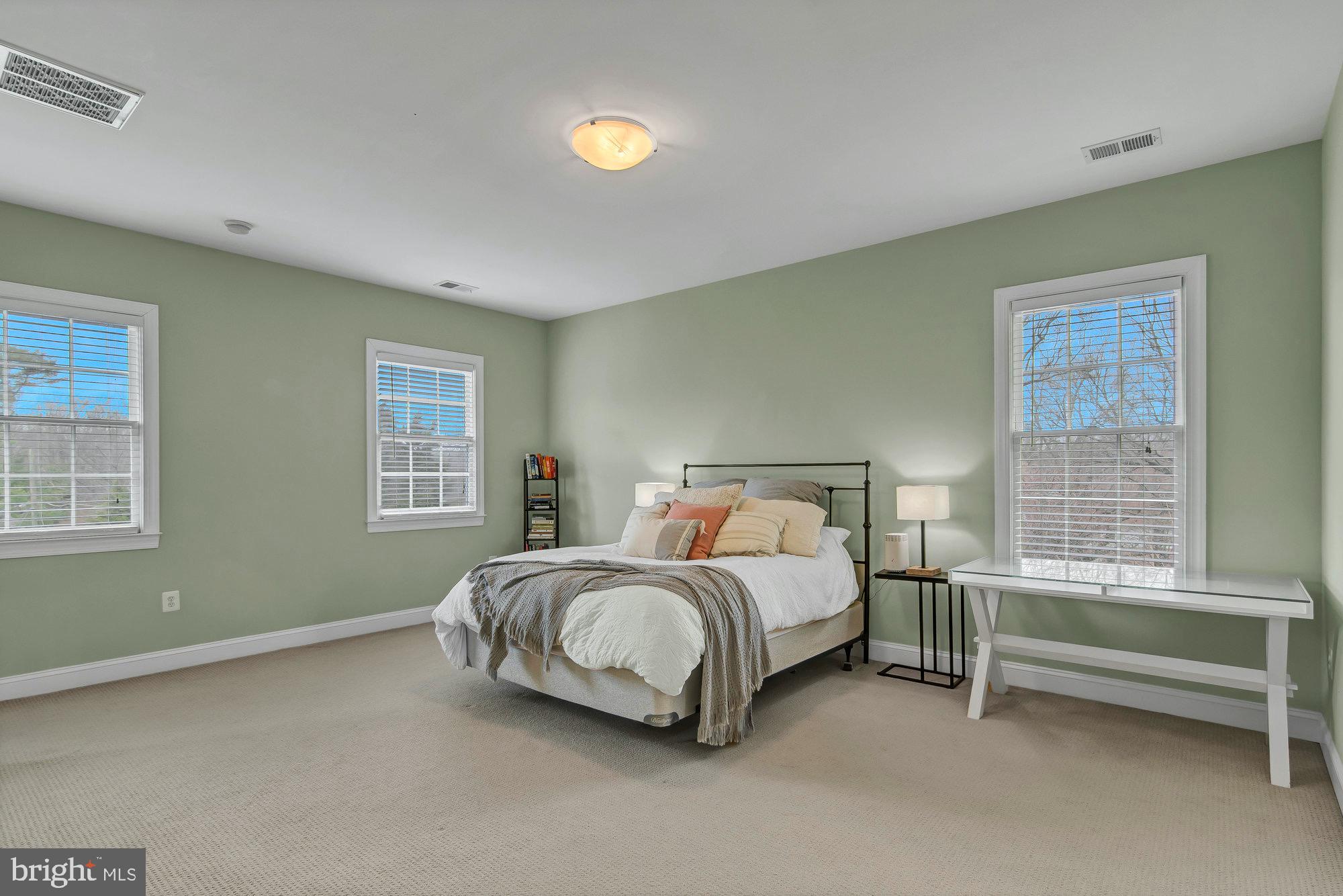 OAKCREST - Residential