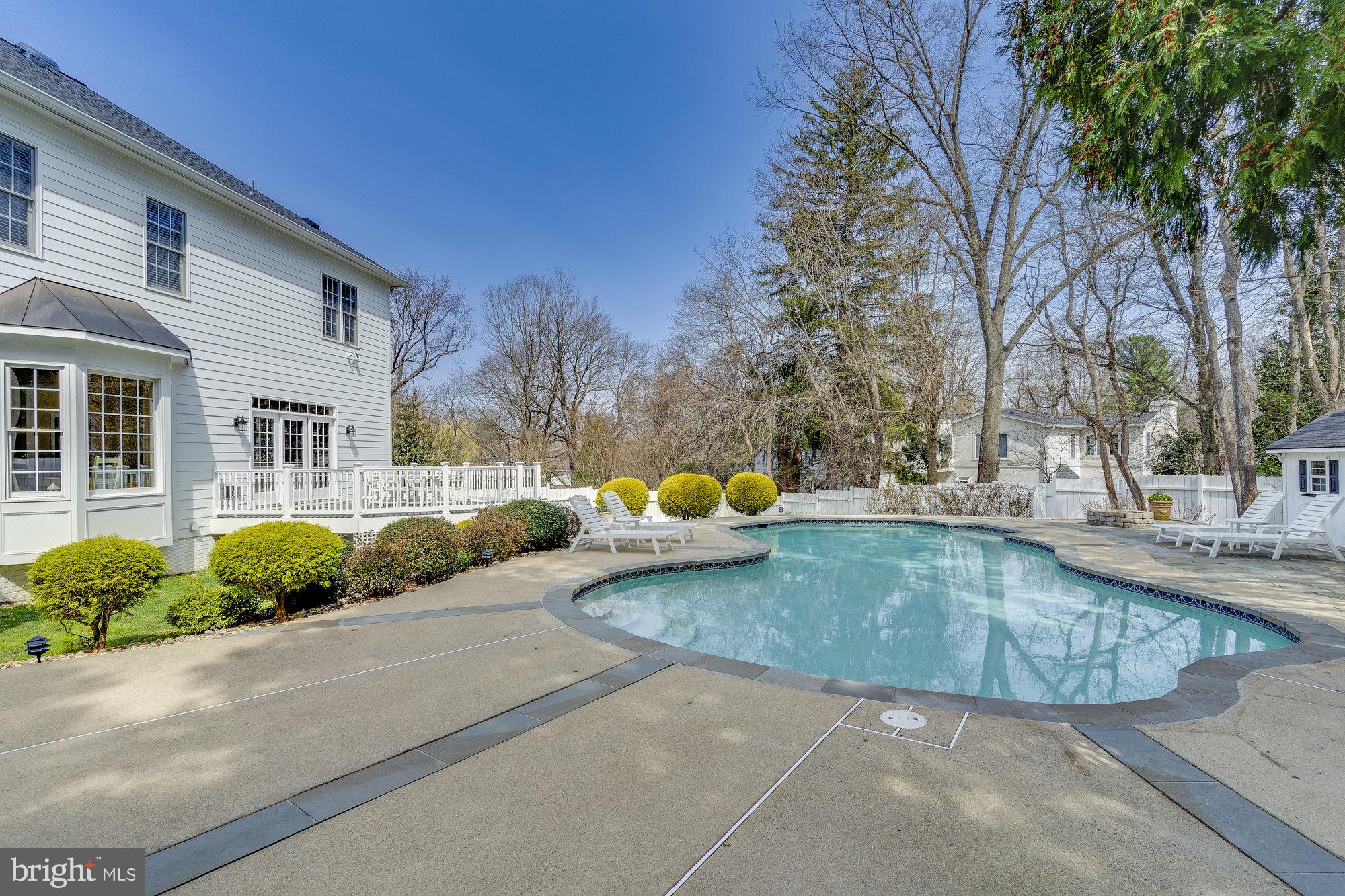 OAKCREST - Residential