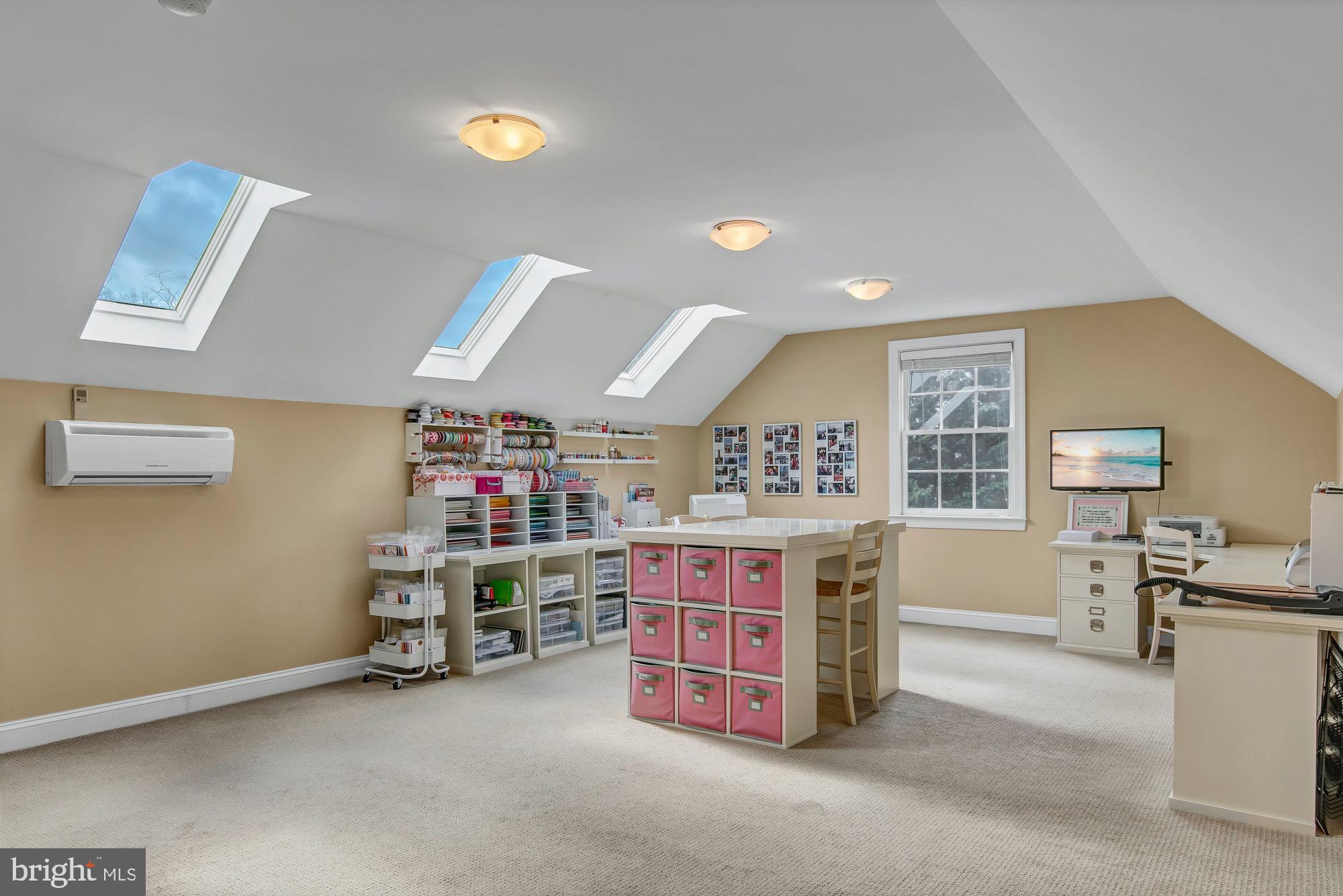 OAKCREST - Residential