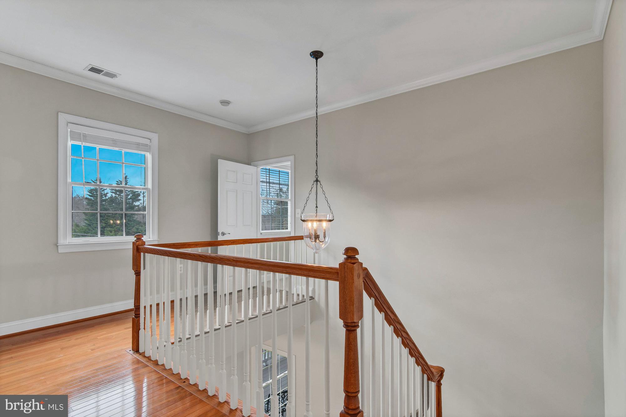 OAKCREST - Residential