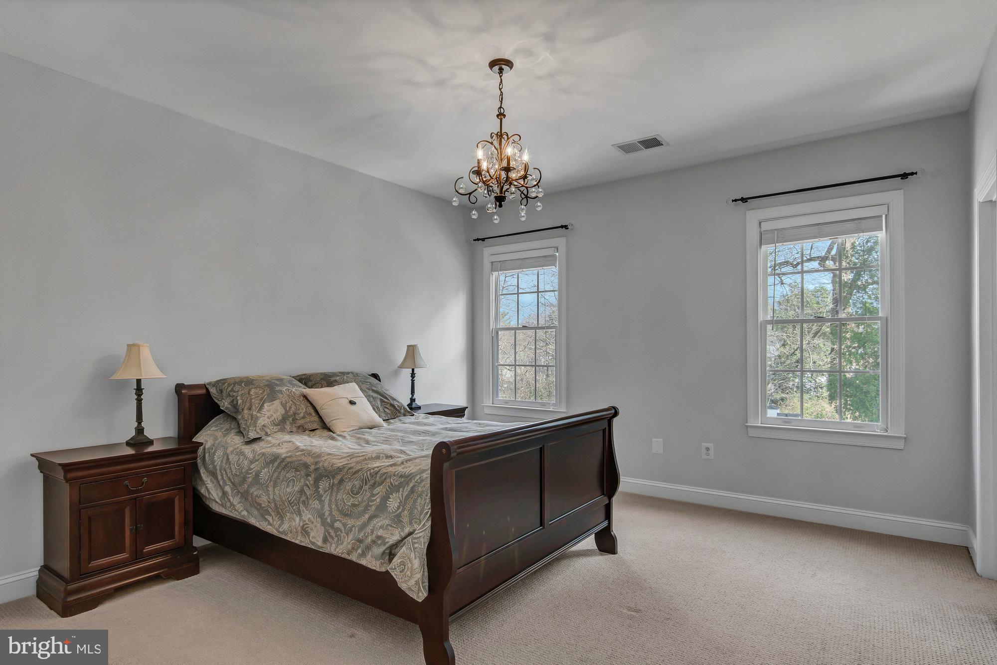 OAKCREST - Residential