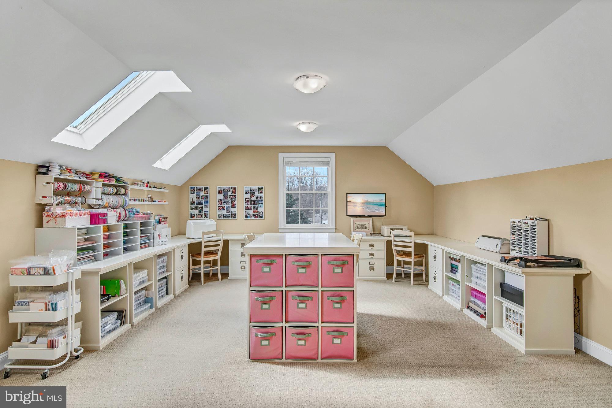 OAKCREST - Residential