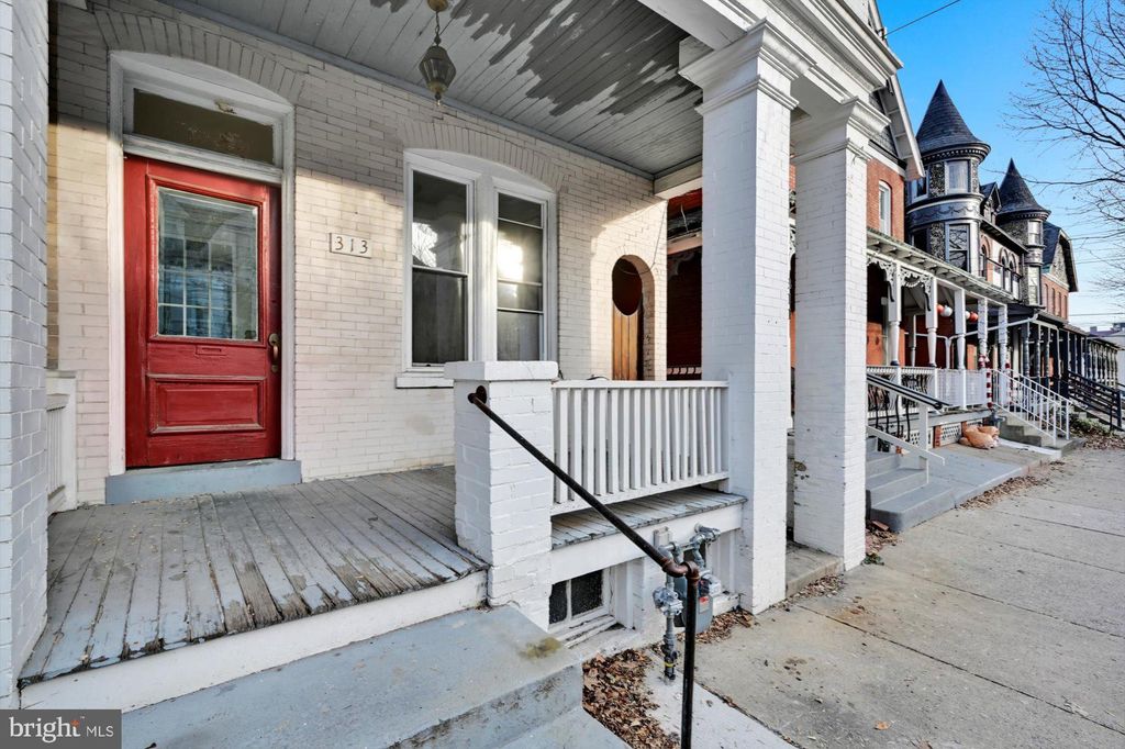 Photo of 313 W LEMON ST, LANCASTER, PA 17603 (MLS # PALA2029056)