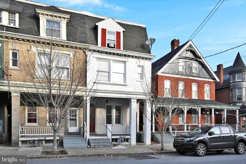 Photo of 313 W LEMON ST, LANCASTER, PA 17603 (MLS # PALA2029056)