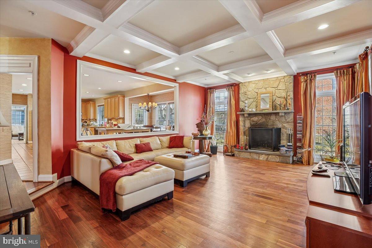 211 JERSEY LANE