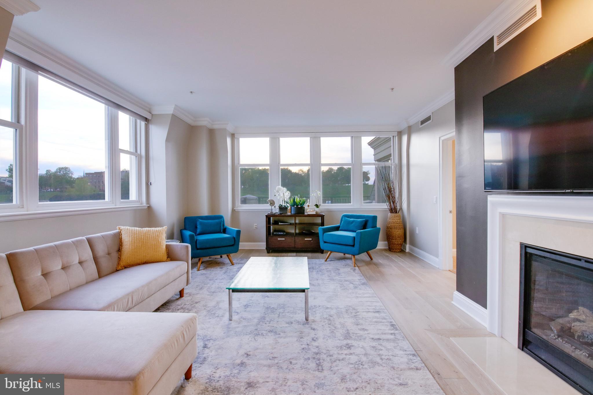 THE RITZ-CARLTON RESIDENCES - Residential