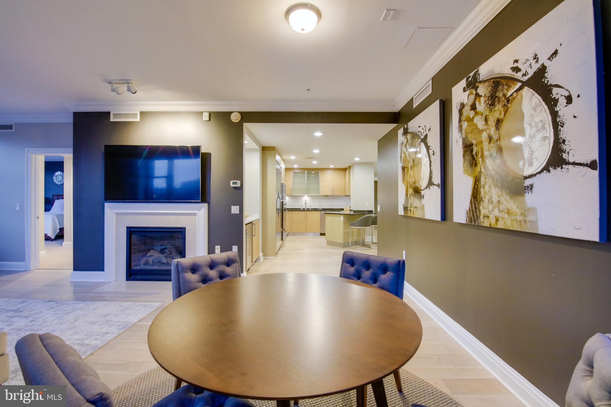 THE RITZ-CARLTON RESIDENCES - Residential