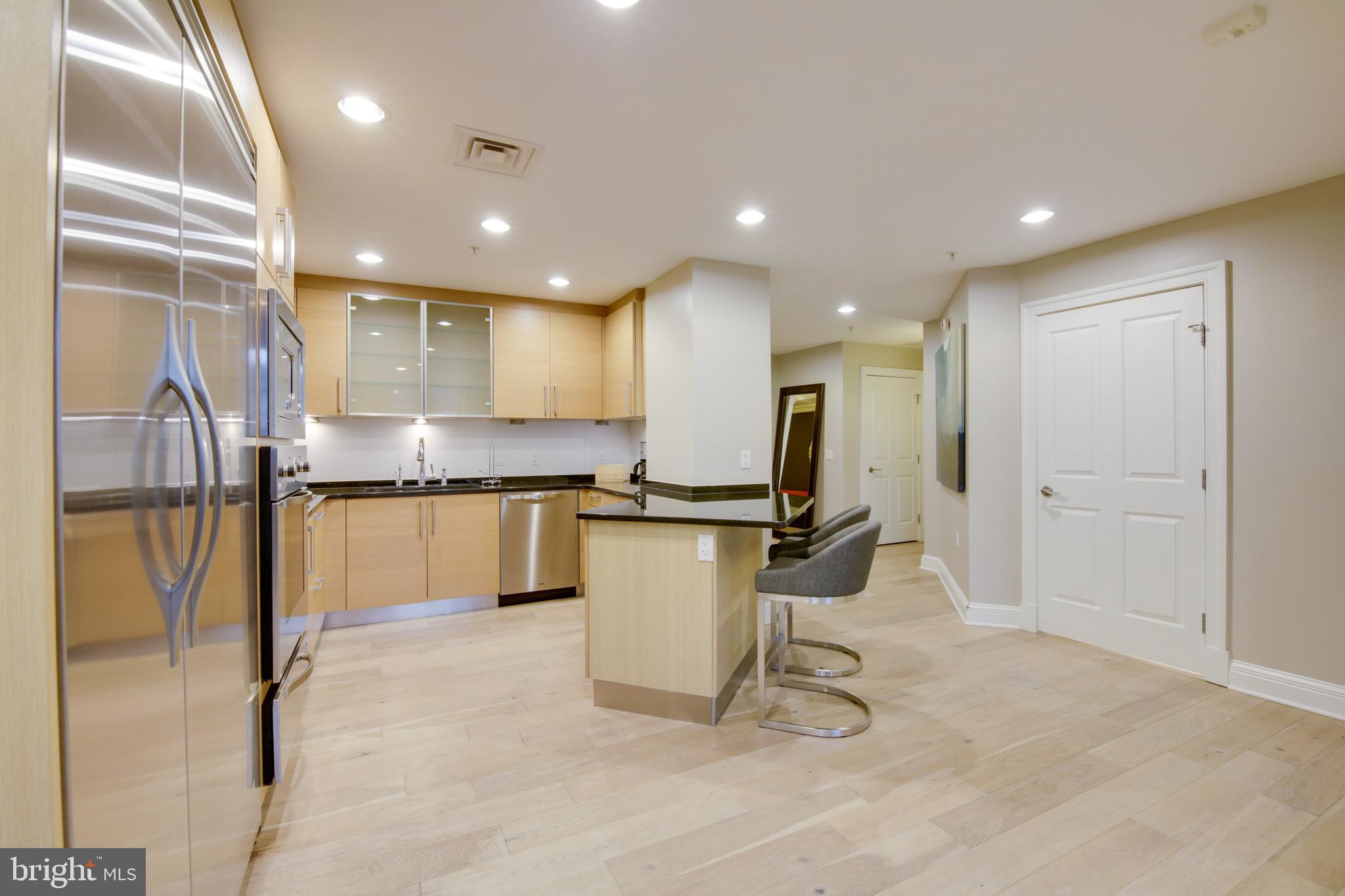 THE RITZ-CARLTON RESIDENCES - Residential