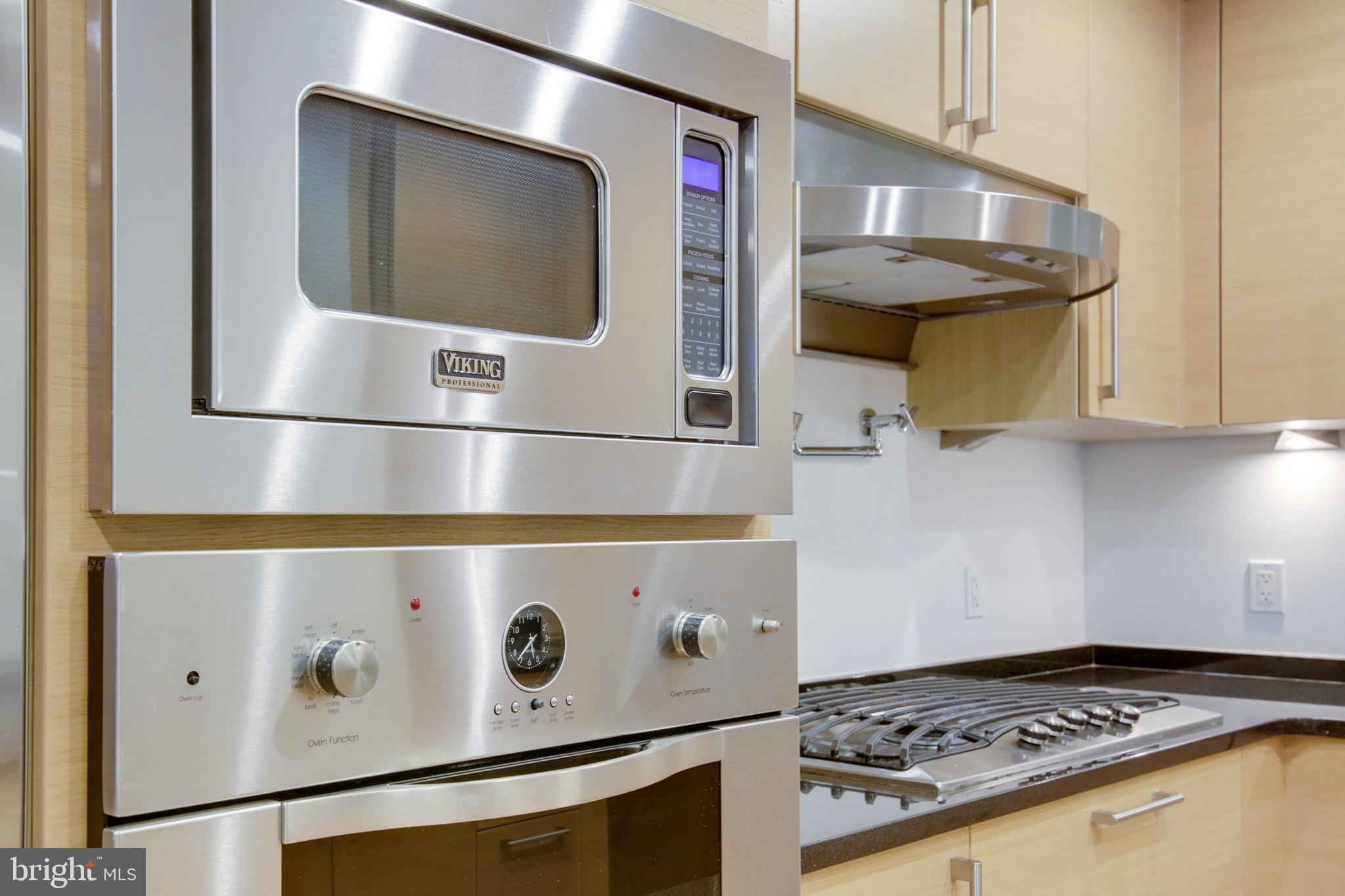 THE RITZ-CARLTON RESIDENCES - Residential