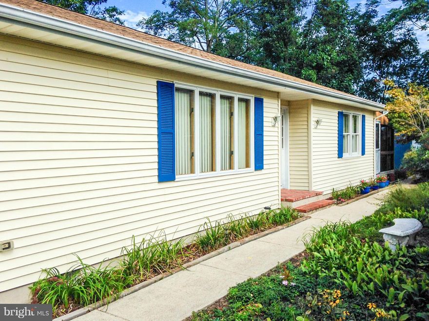 REDUCED 15K Immaculate single family home. Large rancher with two mater bedrooms and two full baths. Hardwood floors, newer carpet, and open kitchen with separate dining area, updated bathrooms and a large main floor laundry room. Roof, Hvac, and hot water heater less than 5 yrs old. Outside you will find a secluded screened in porch, mature trees, level yard and shed. Boat ramp. Make offer