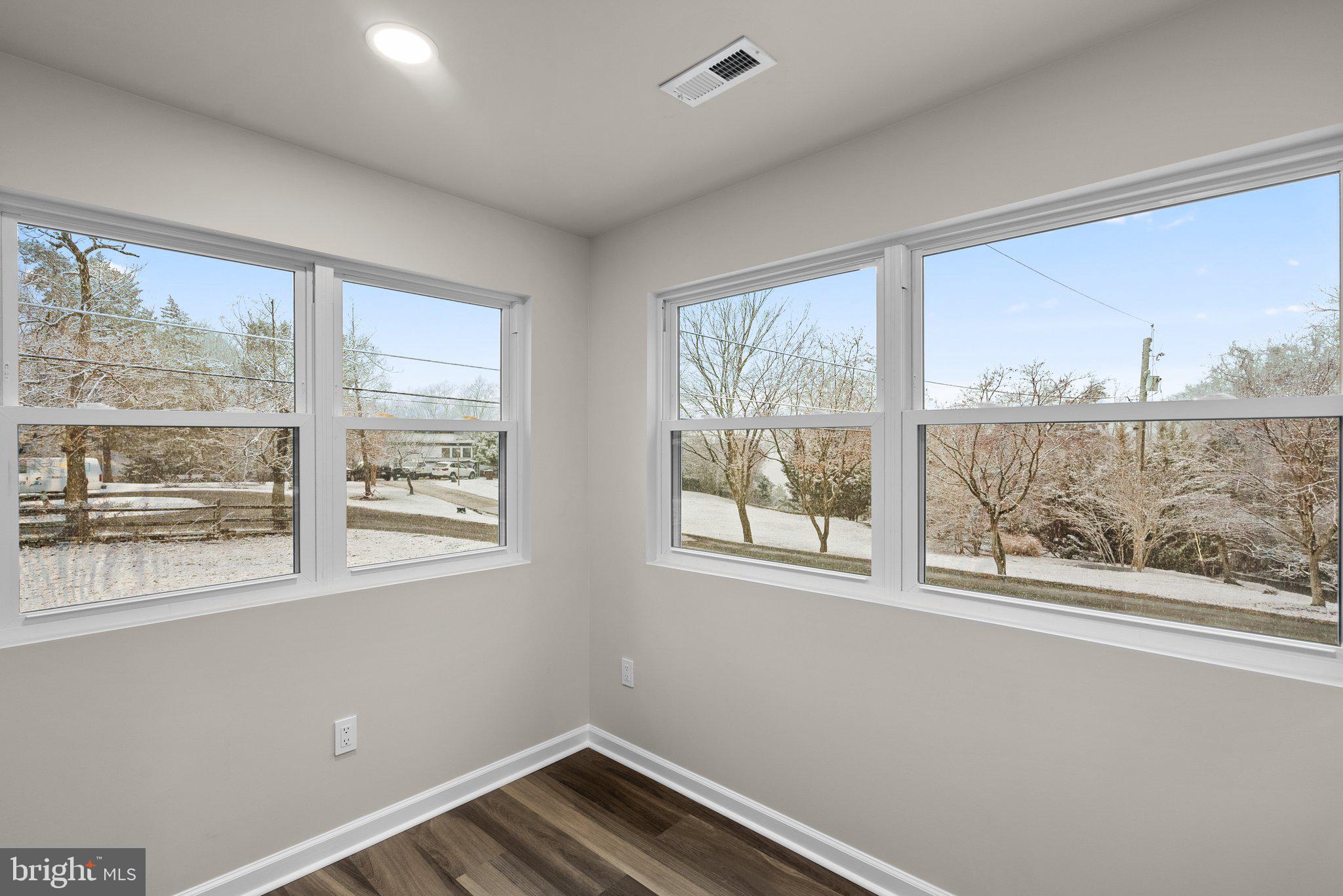 FORT WASHINGTON - Residential