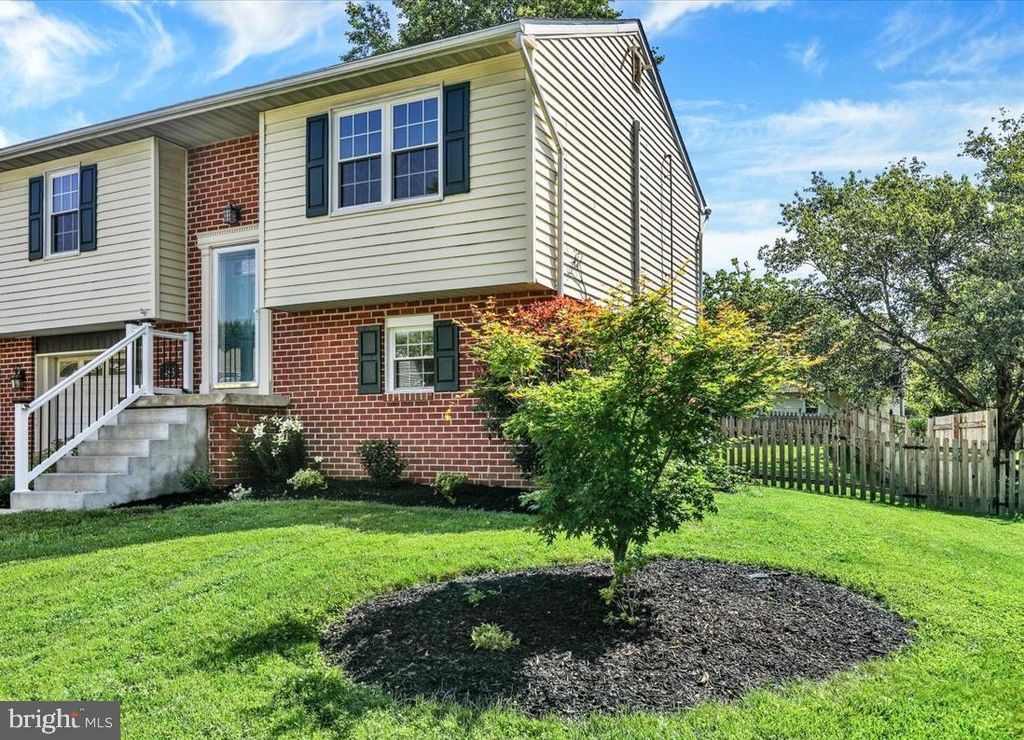 Photo of 483 Crosswinds Drive, LITITZ, PA 17543 (MLS # PALA2071804)