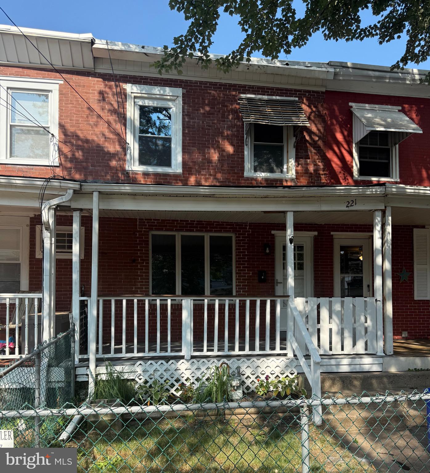 221 CLEVELAND STREET