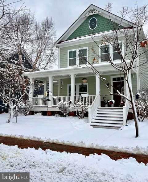 8050 EASTON VILLAGE DRIVE EASTON MD 21601