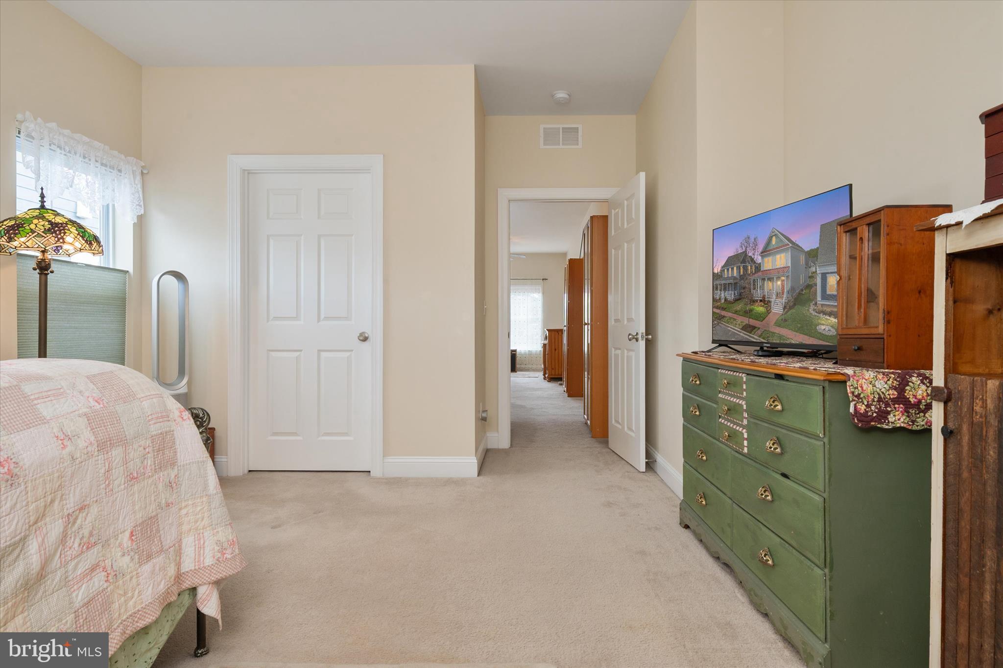 EASTON VILLAGE - Residential