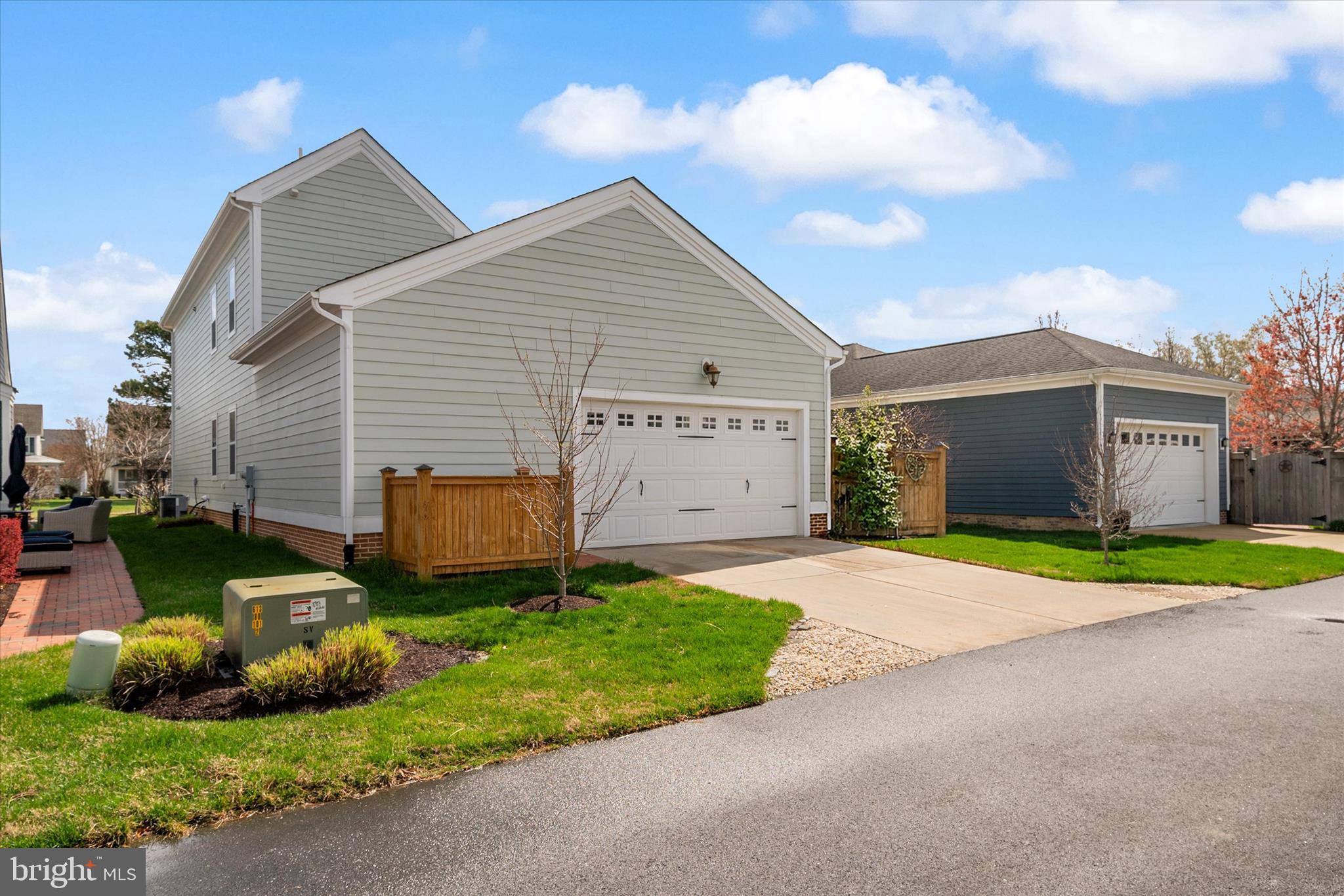 EASTON VILLAGE - Residential