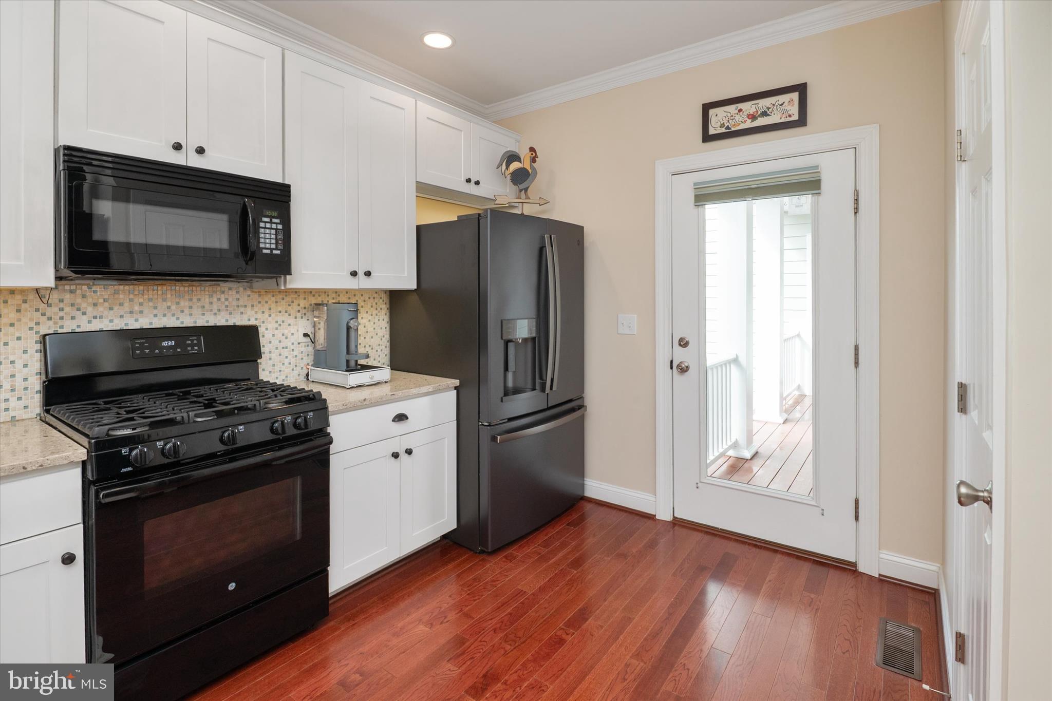 EASTON VILLAGE - Residential