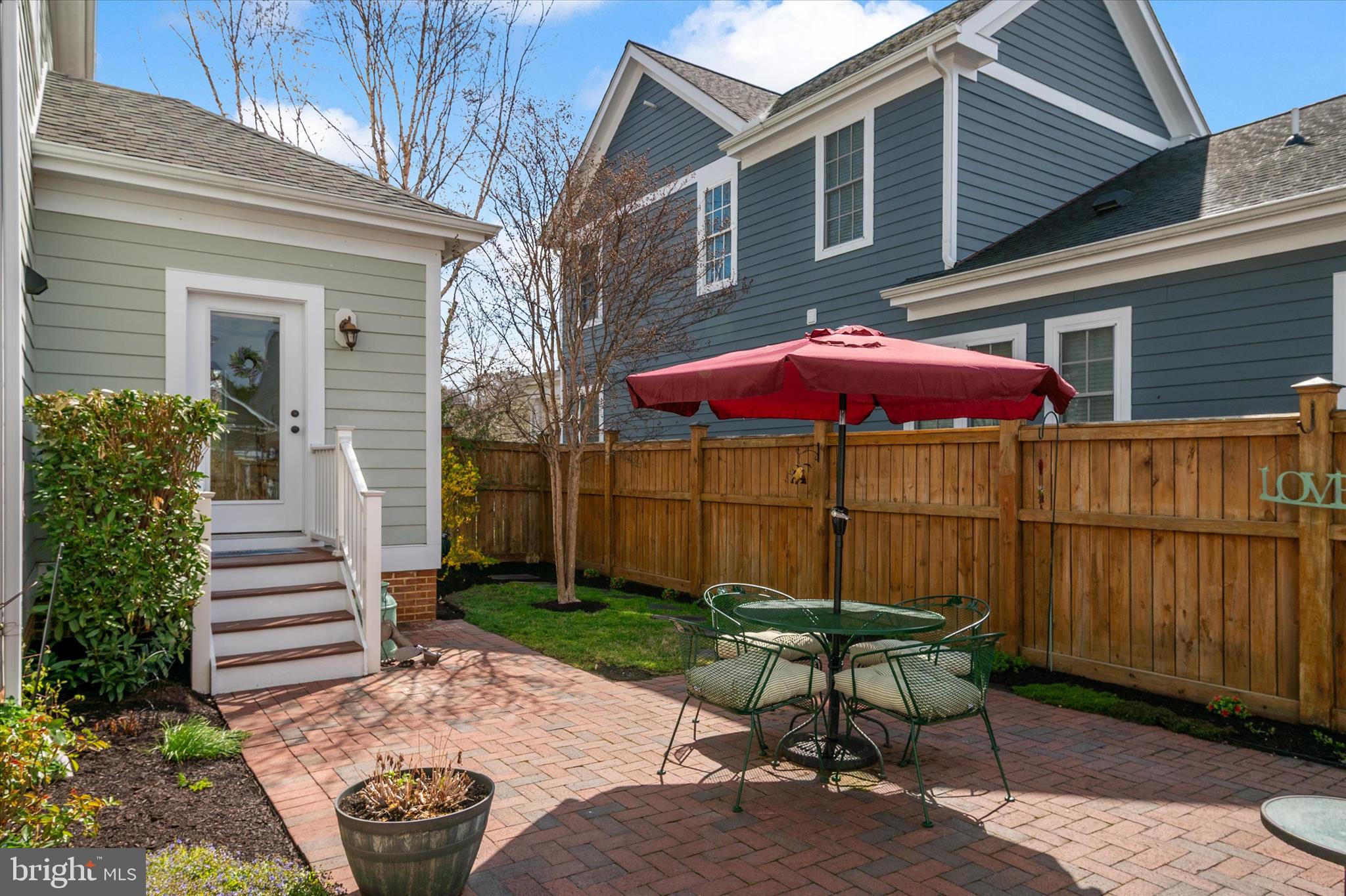 EASTON VILLAGE - Residential