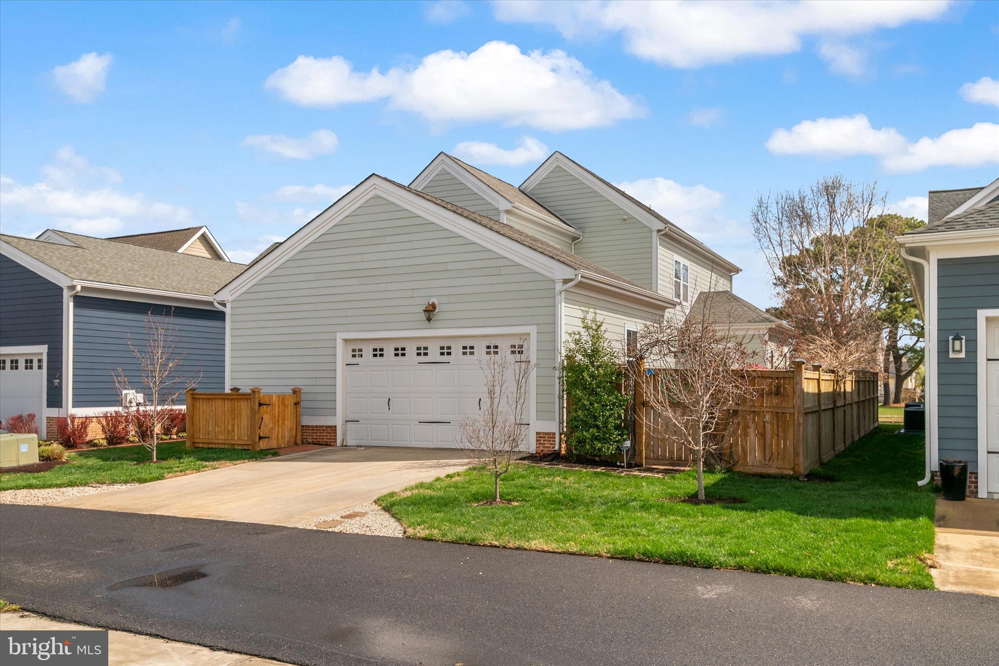 EASTON VILLAGE - Residential