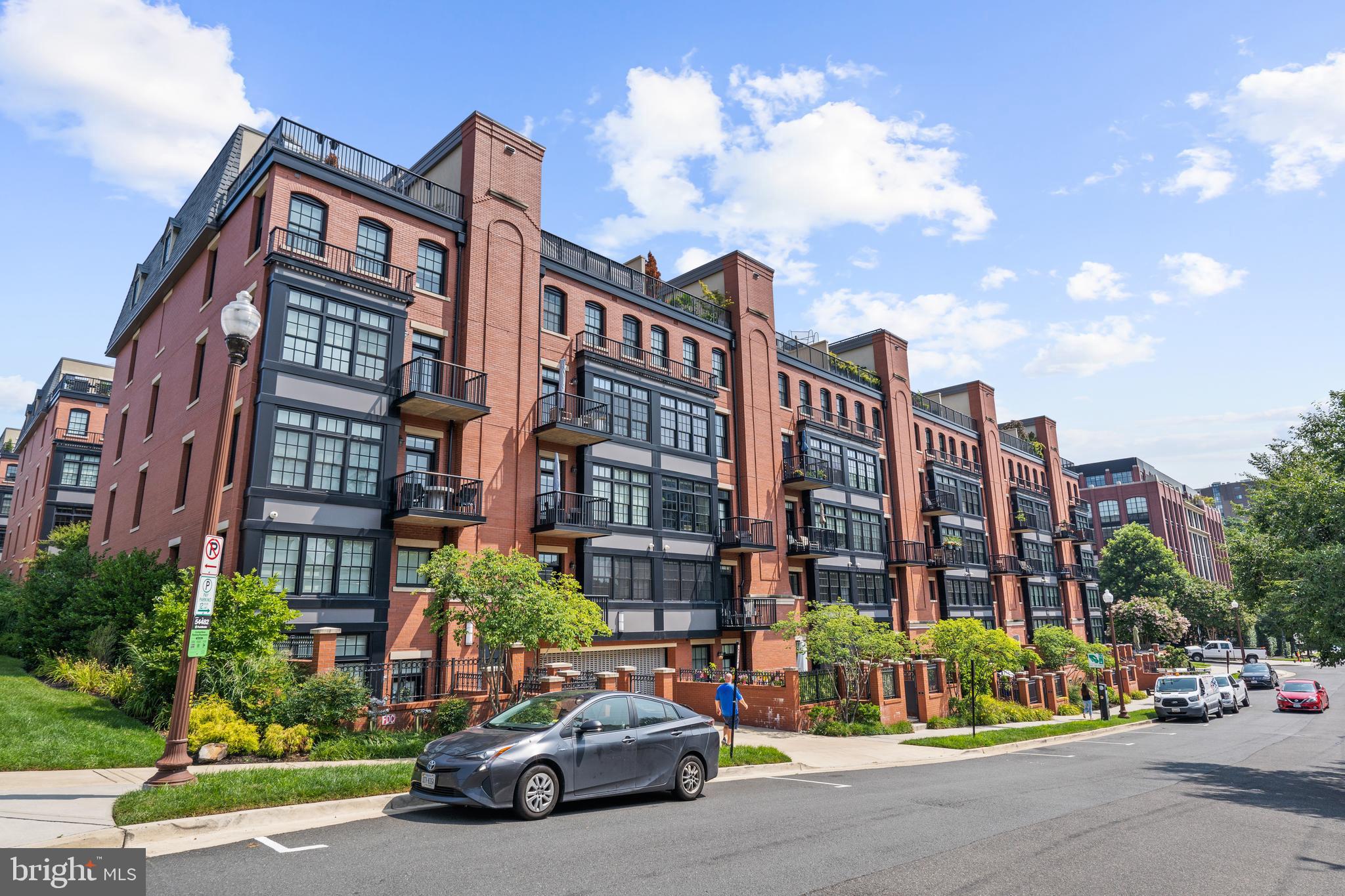 ARLINGTON - Residential