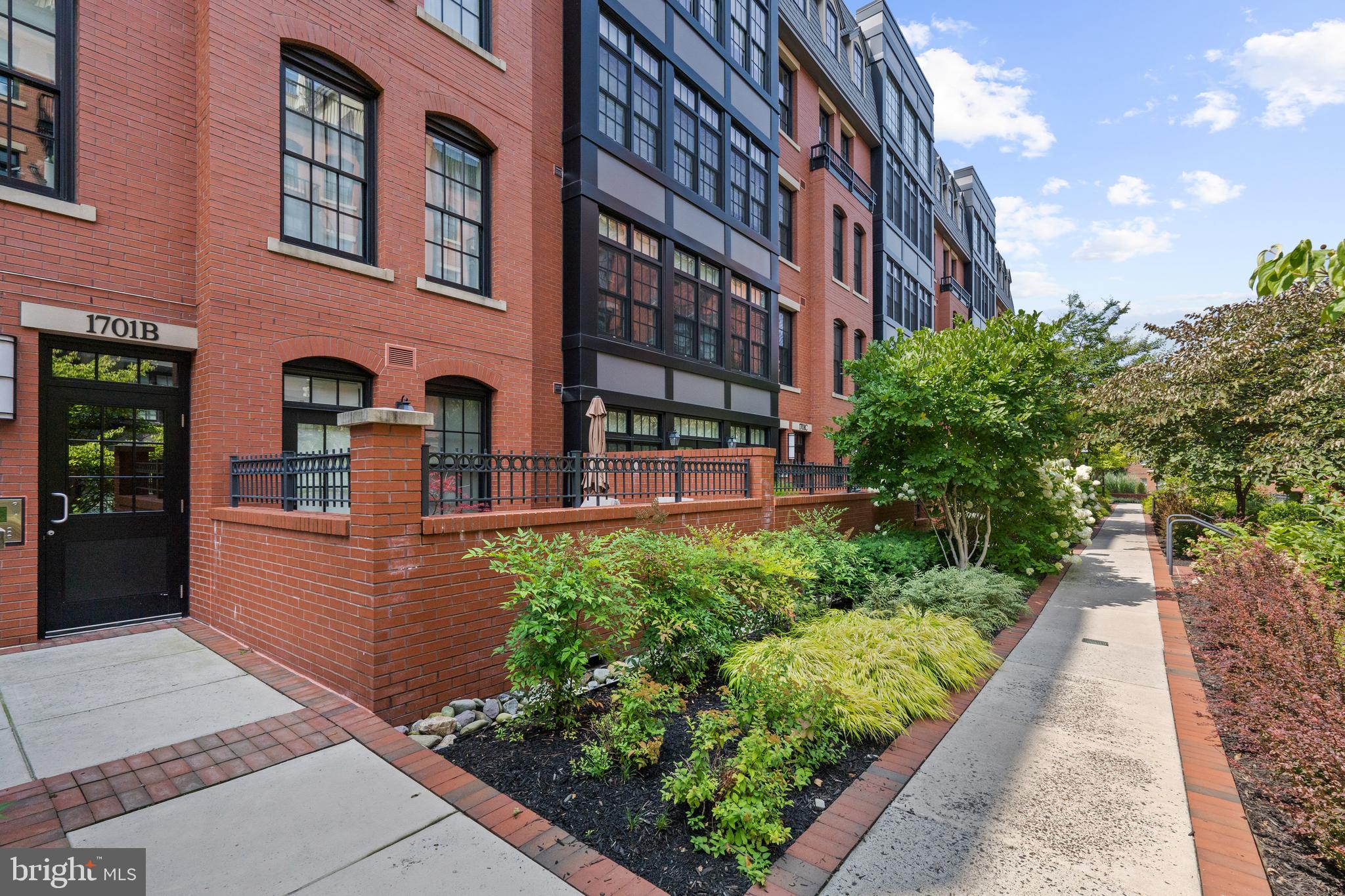 ARLINGTON - Residential