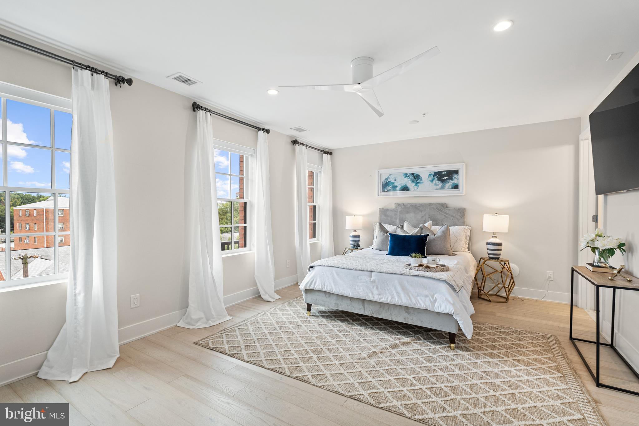 ARLINGTON - Residential