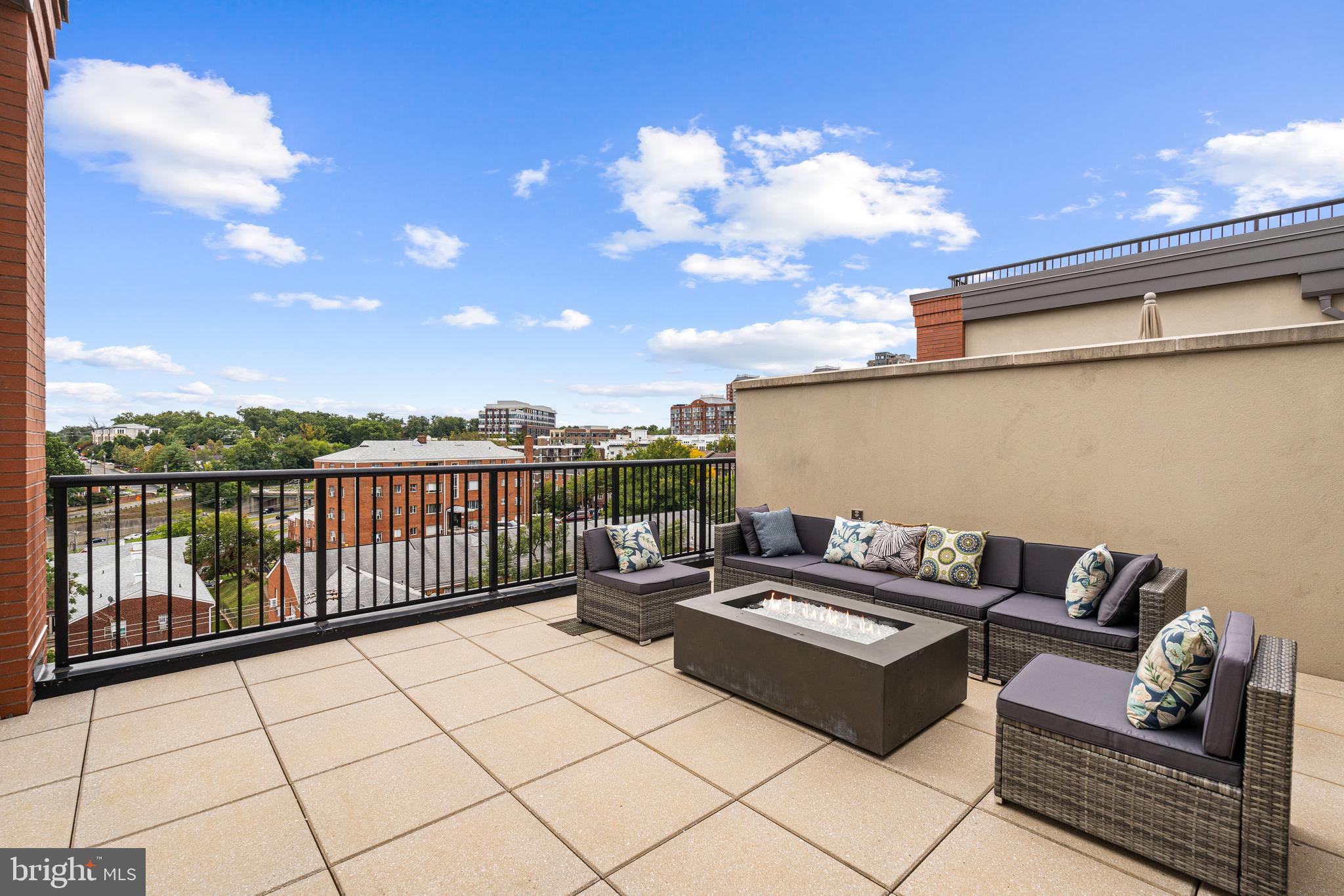 ARLINGTON - Residential