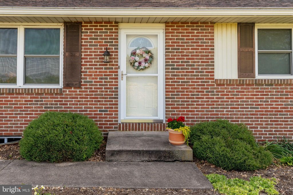 Photo of 120 COFFEE ST, MILLERSVILLE, PA 17551 (MLS # PALA2035878)