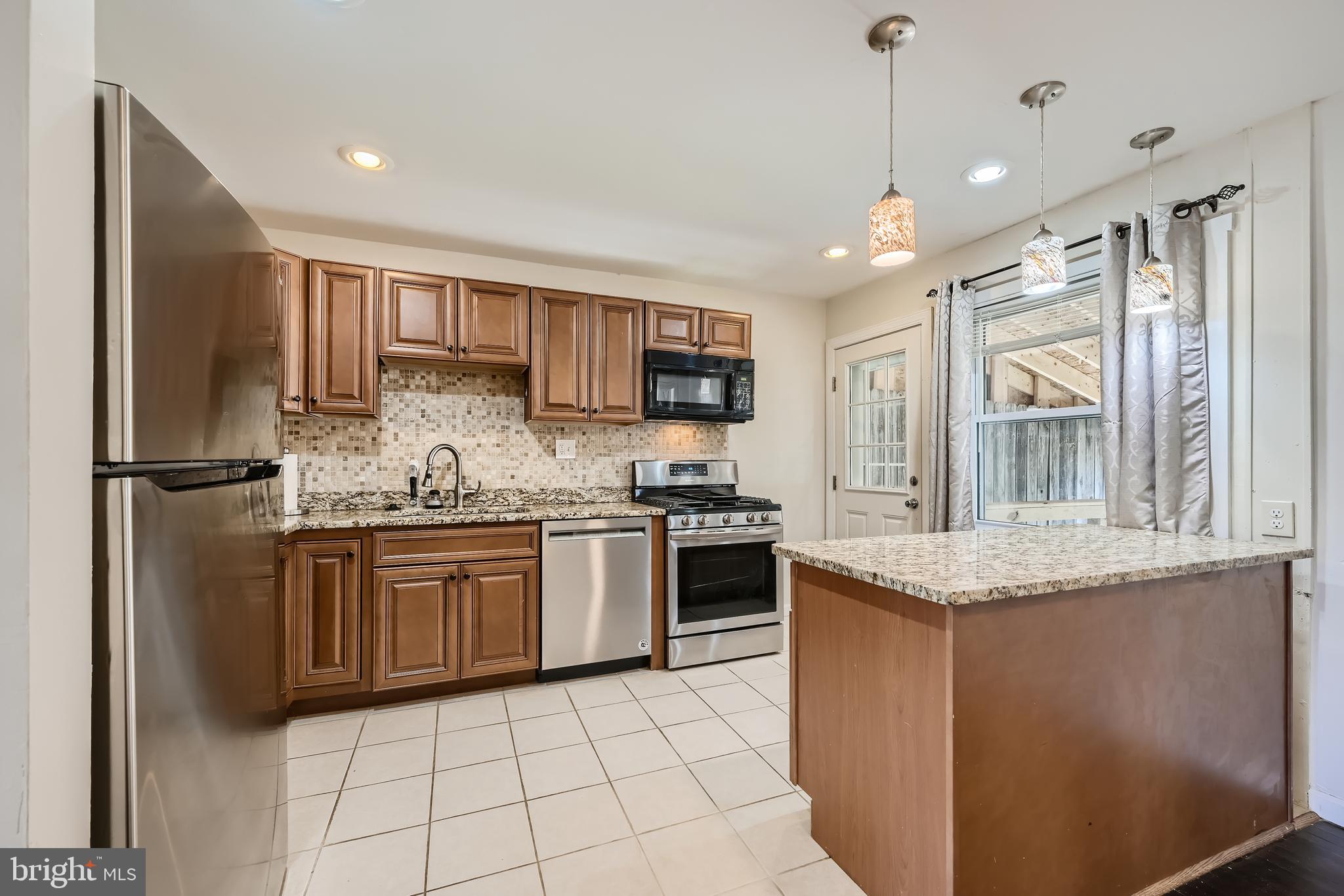 COUNTRY RIDGE - Residential