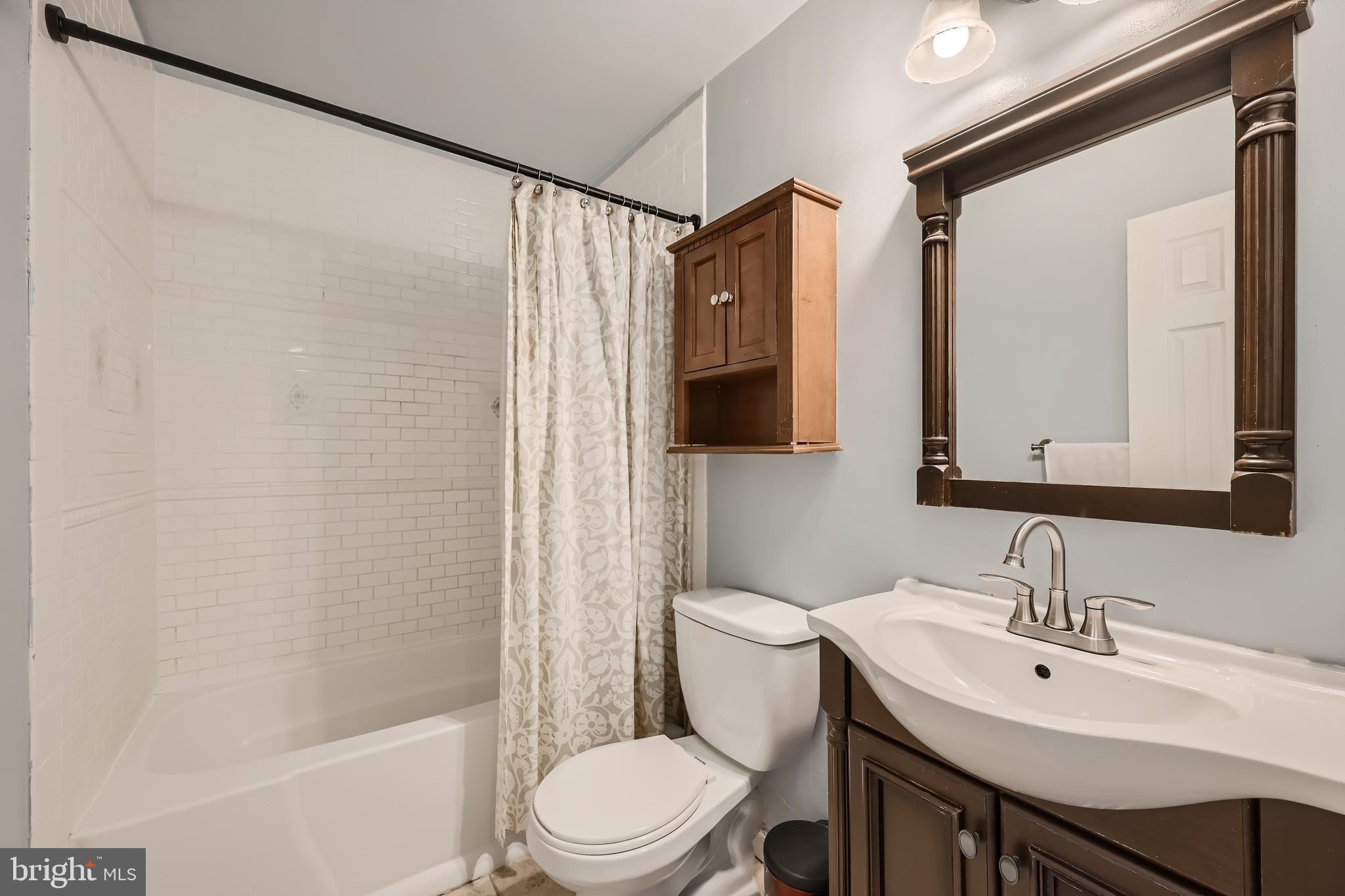 COUNTRY RIDGE - Residential