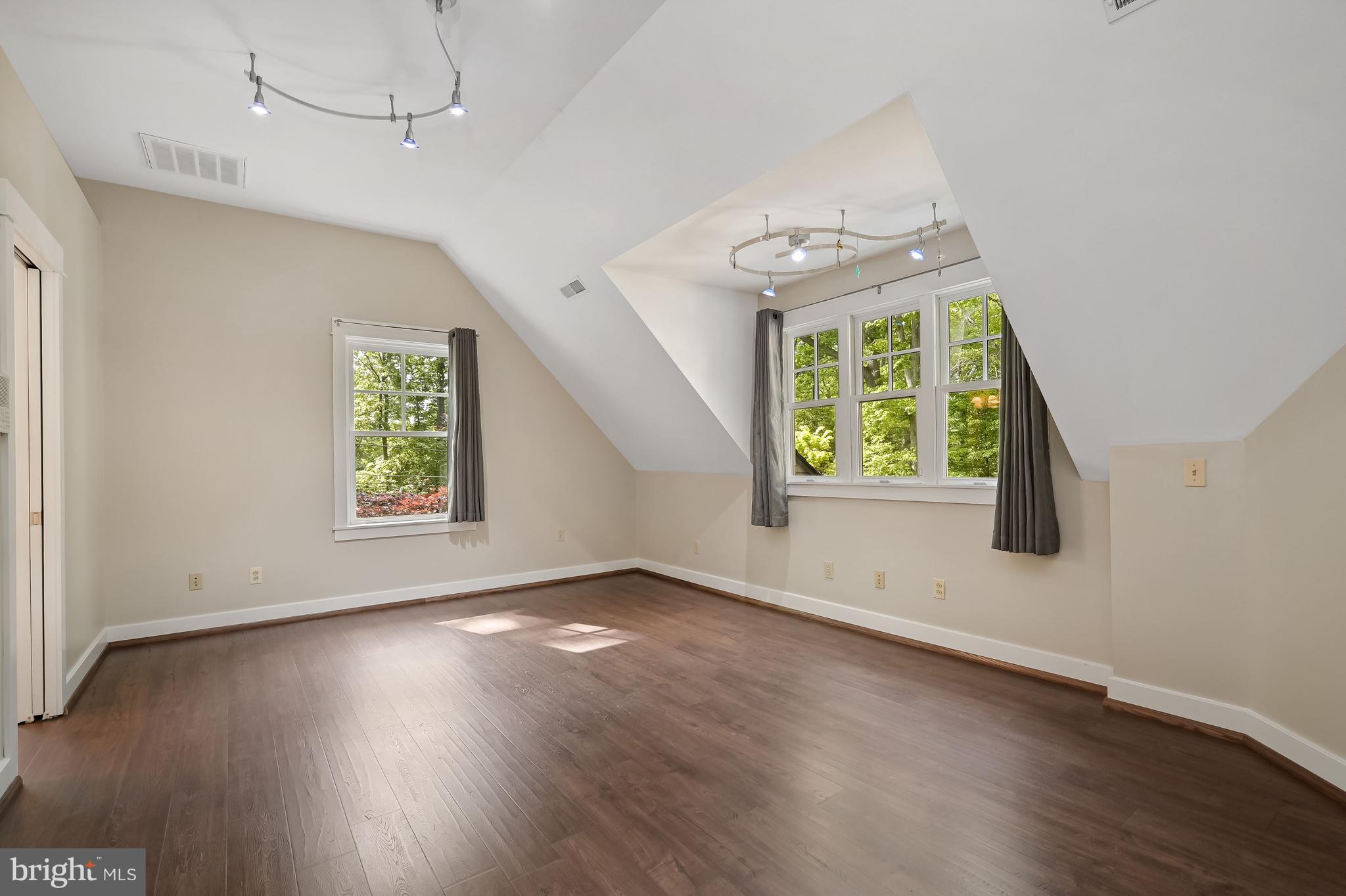 QUAINT ACRES - Residential