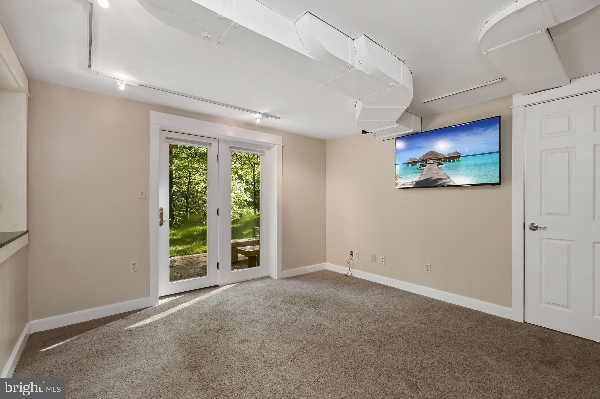 QUAINT ACRES - Residential