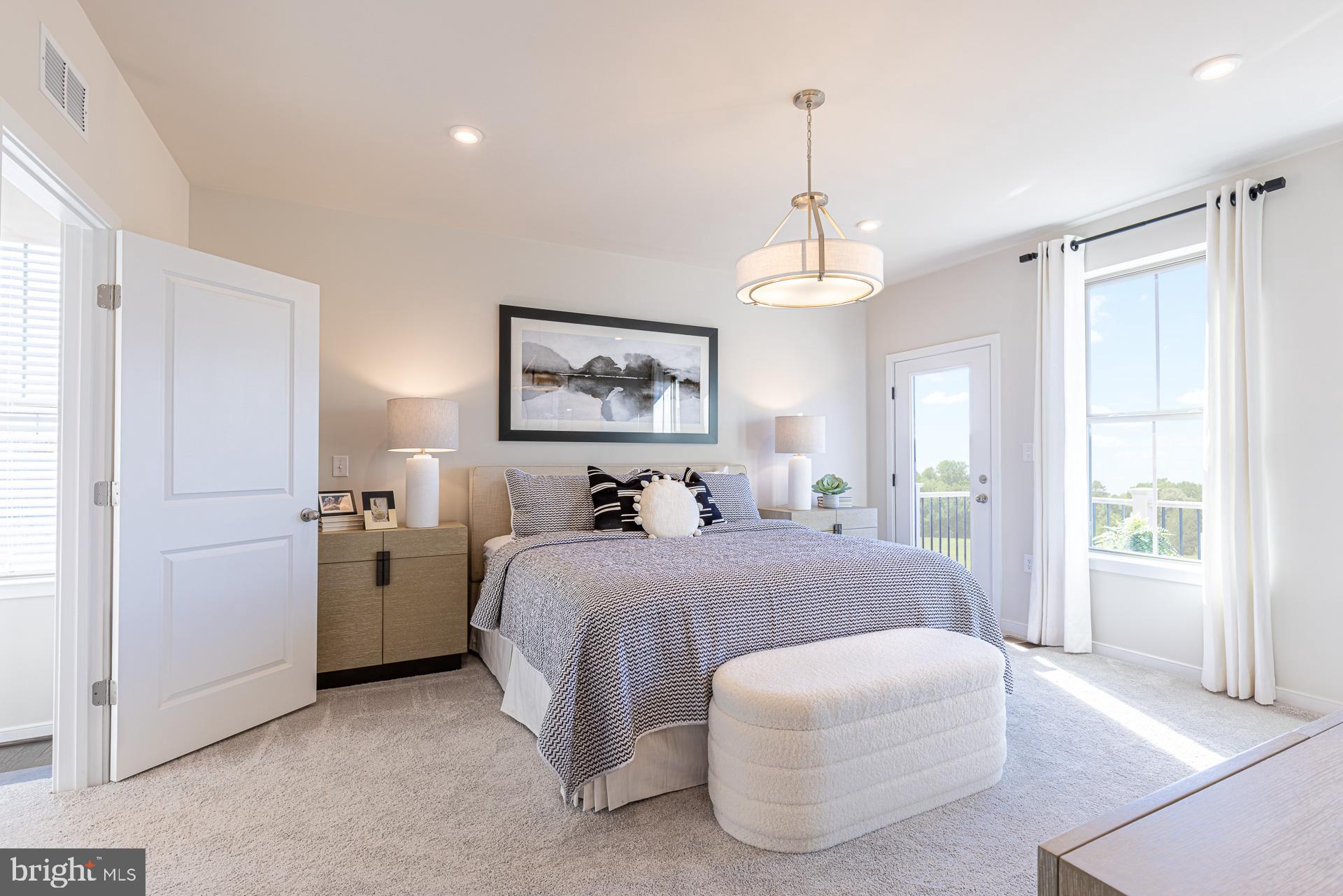 REGAL CHASE - Residential