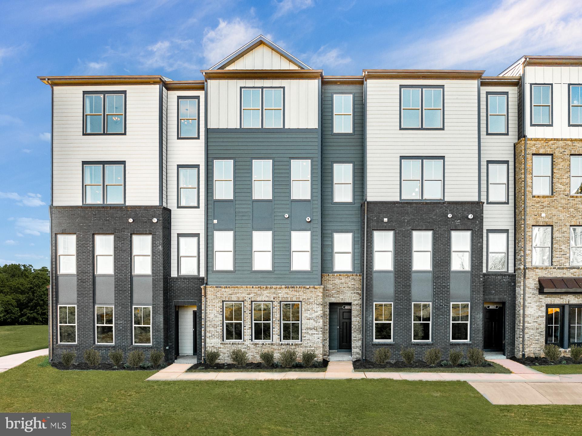 REGAL CHASE - Residential