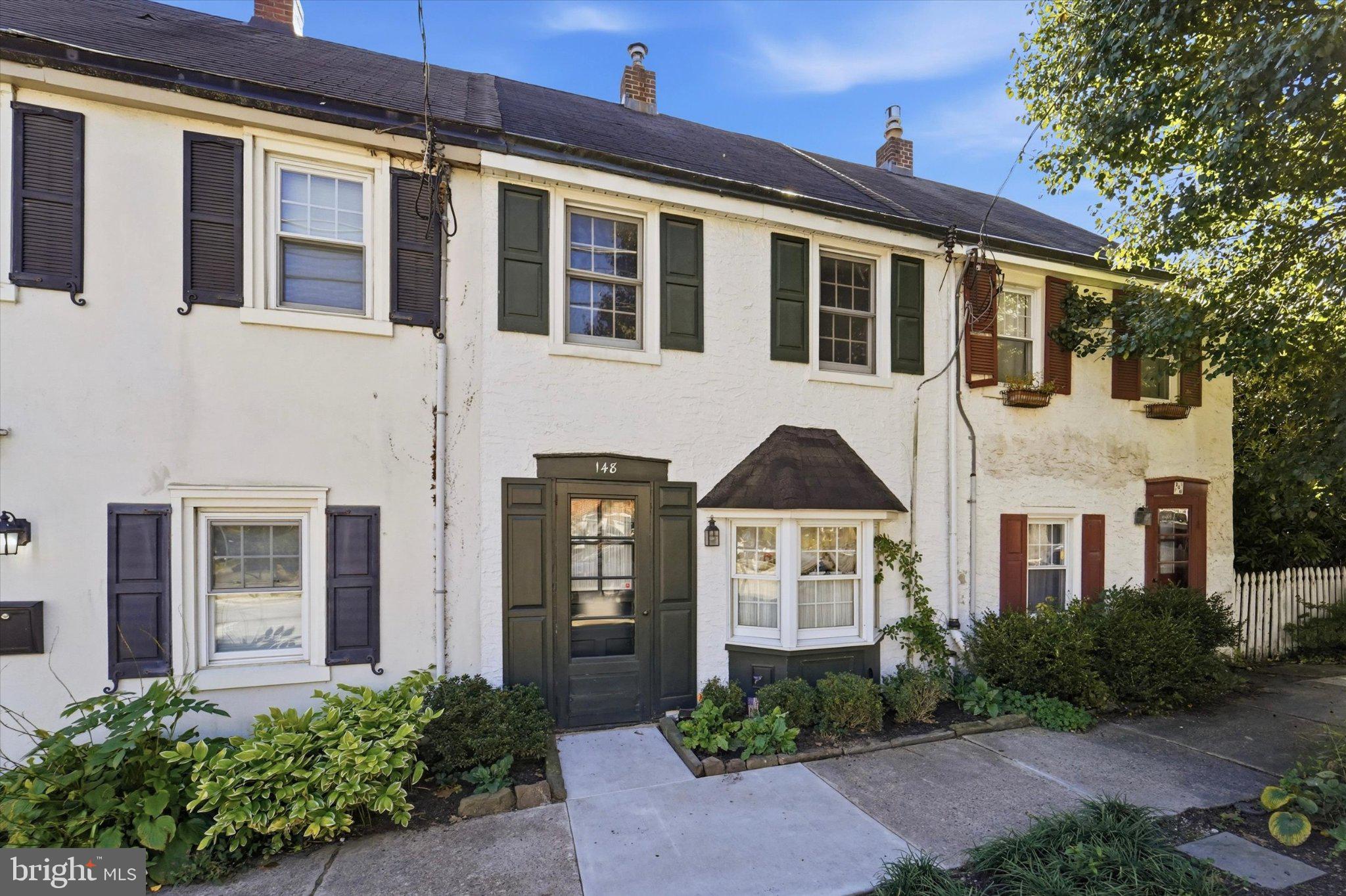 148 E HARTWELL LANE