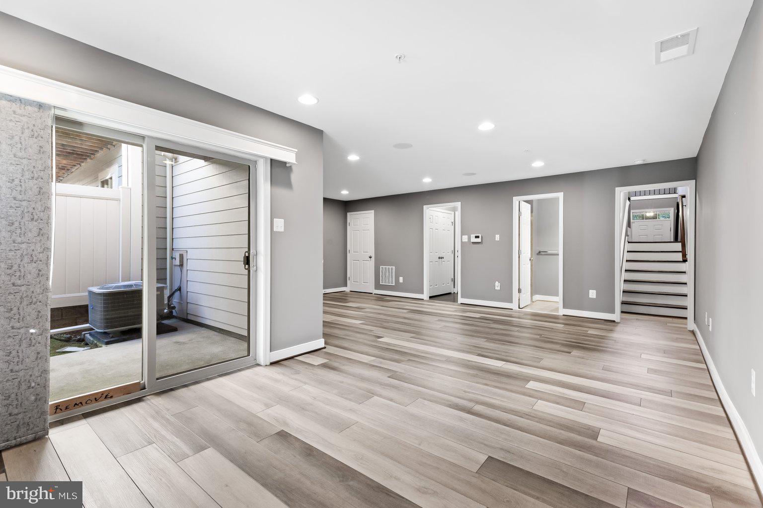 HUNT VALLEY OVERLOOK - Residential