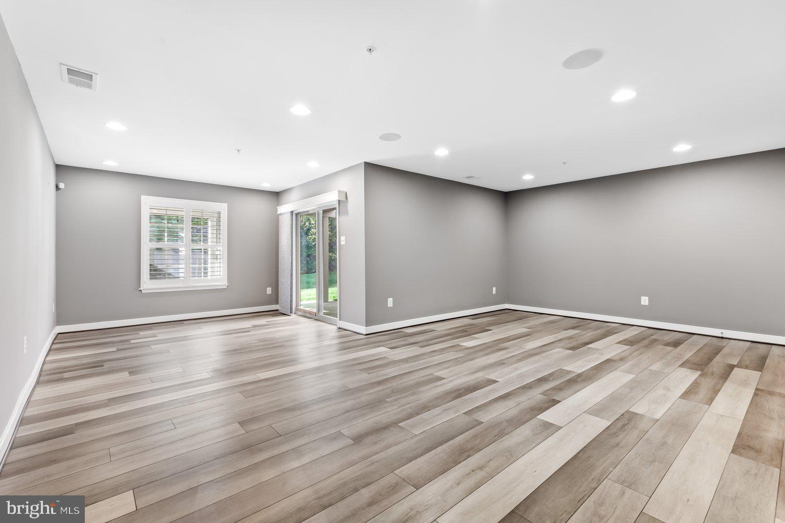 HUNT VALLEY OVERLOOK - Residential