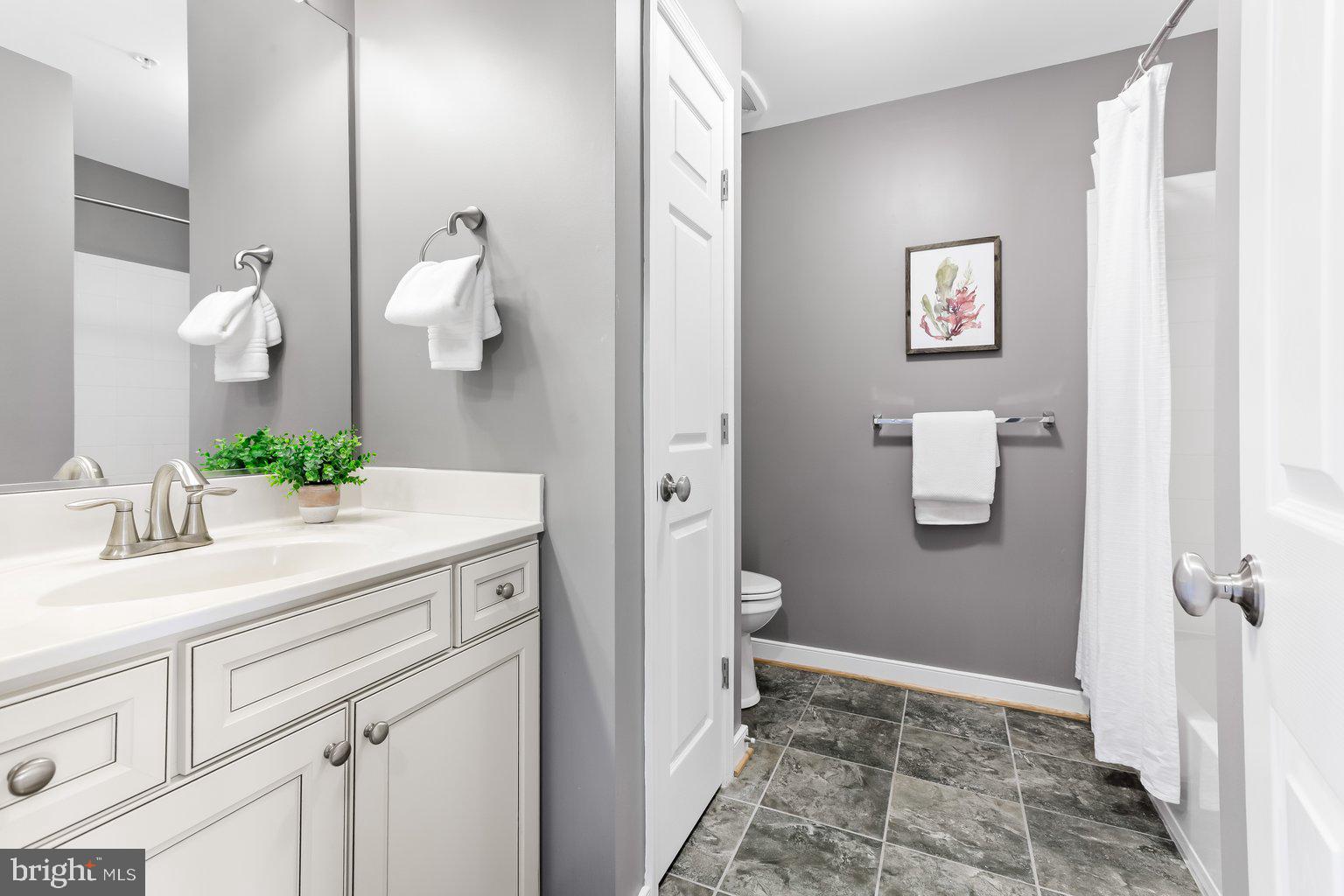 HUNT VALLEY OVERLOOK - Residential