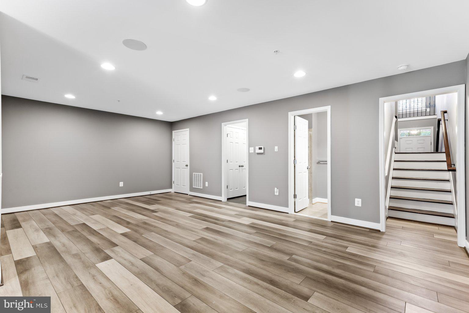 HUNT VALLEY OVERLOOK - Residential