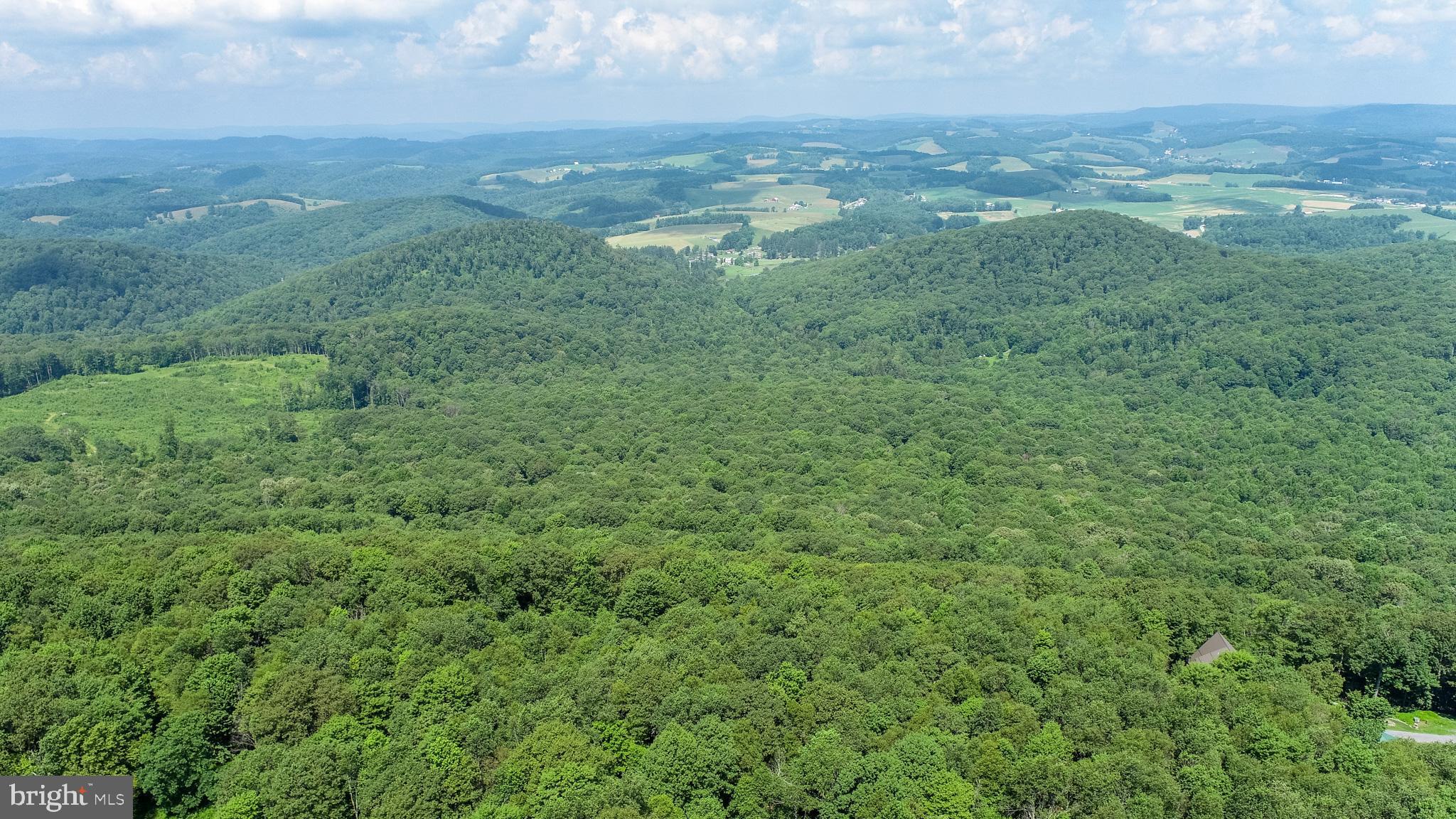 BACKBONE RIDGE - Land