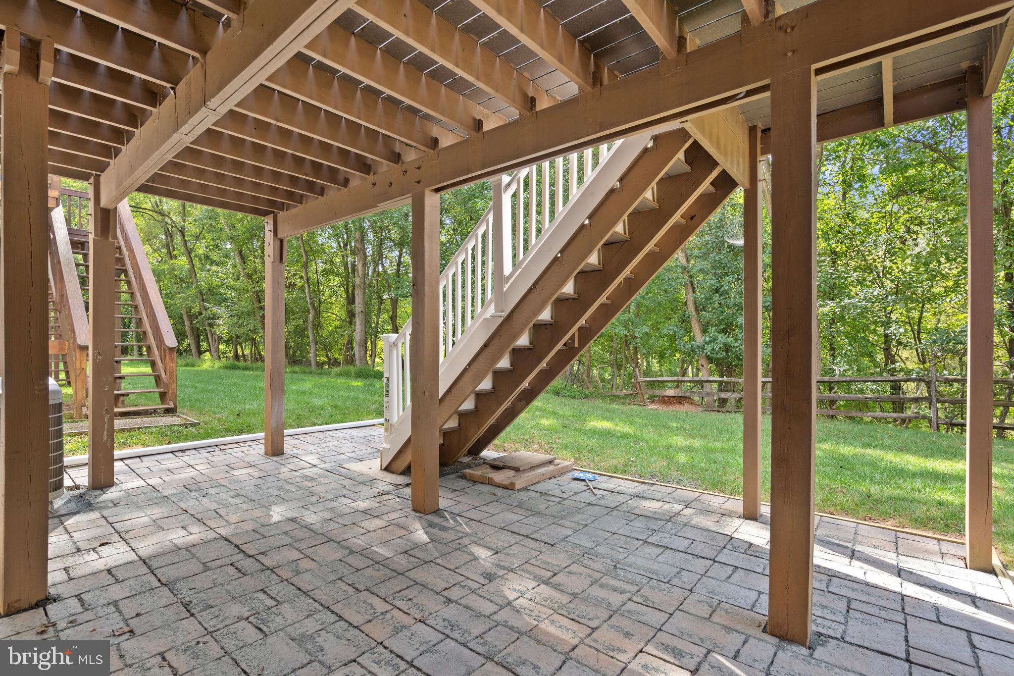 WHISPERING MEADOW - Residential