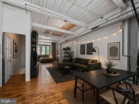 Condo For Rent - 14 W Harvey Street #2W<br/> PHILADELPHIA, PA 19144