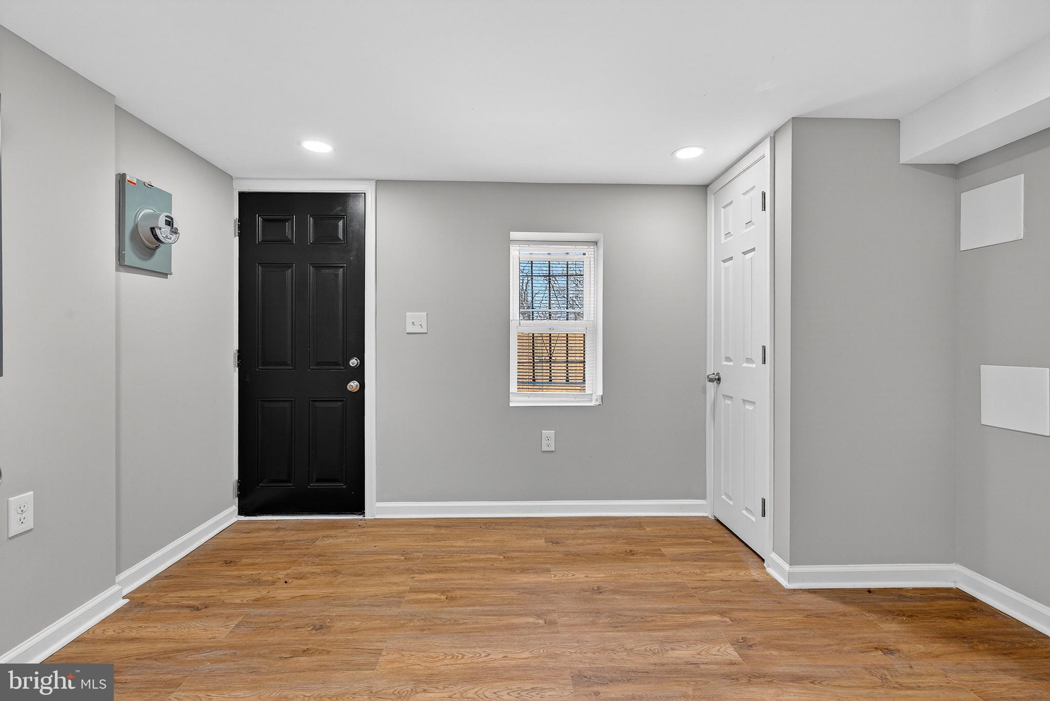 BROADWAY EAST - Residential