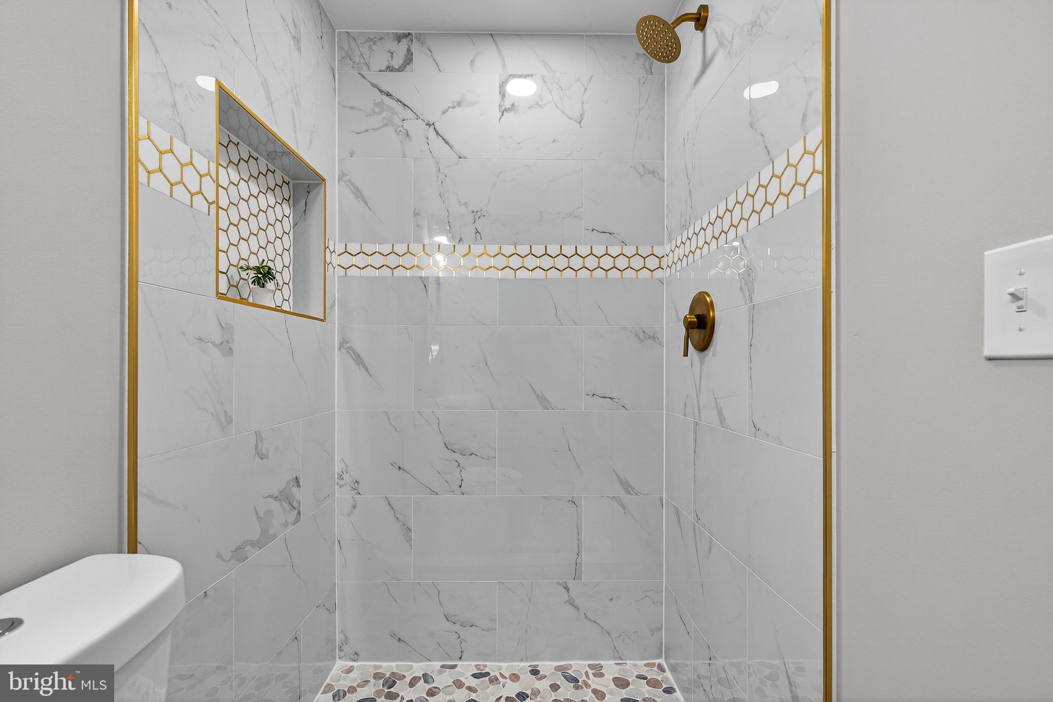 BROADWAY EAST - Residential